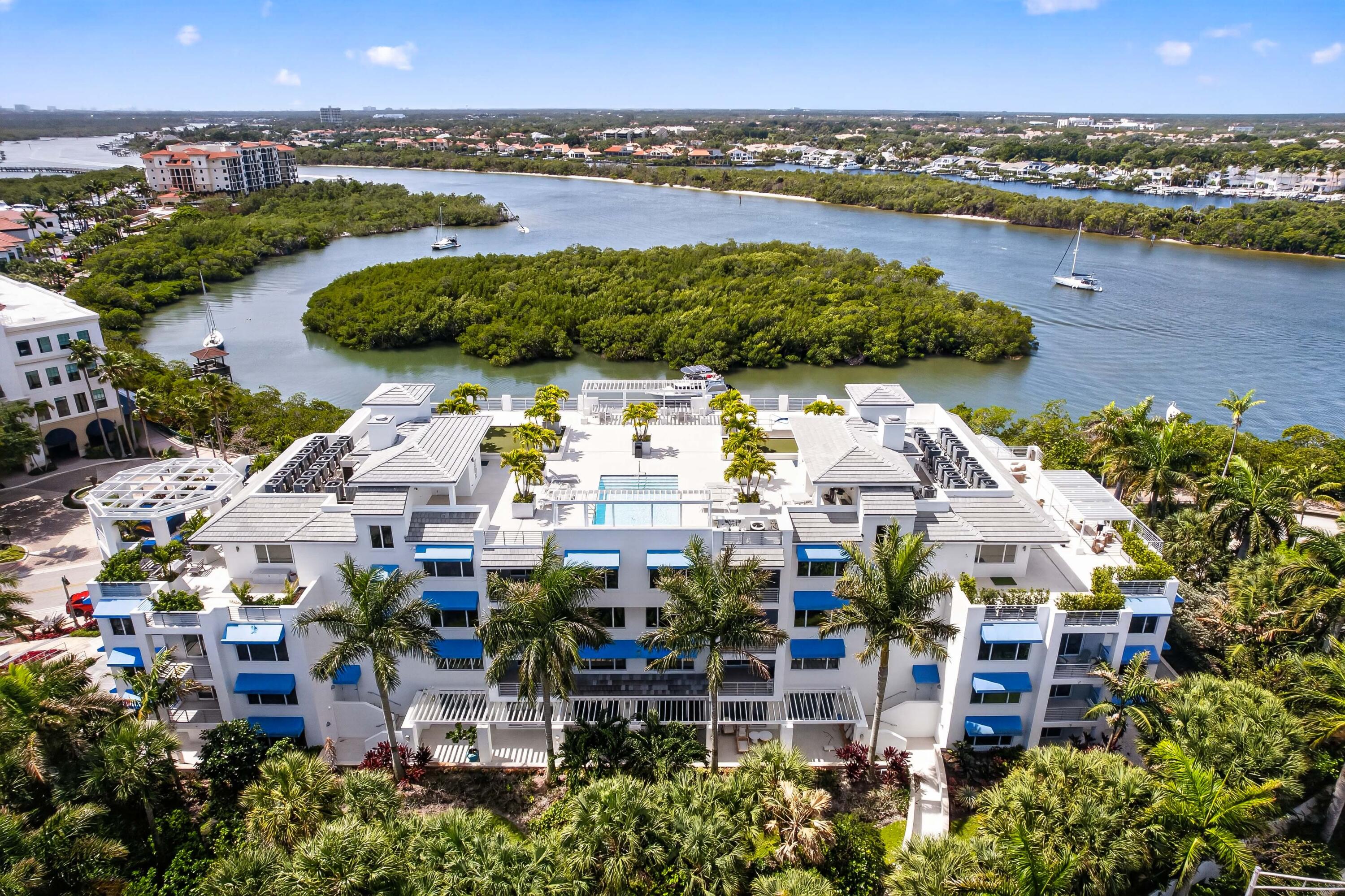Foto de propiedad en 1 S Coastal Way 201, Jupiter, FL 33477 Jupiter con MLS# 