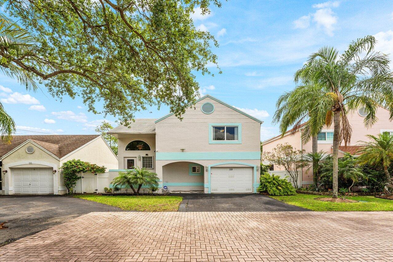 Foto de propiedad en 331 NW 101st Terrace, Pembroke Pines, FL 33026 Pembroke Pines con MLS# 