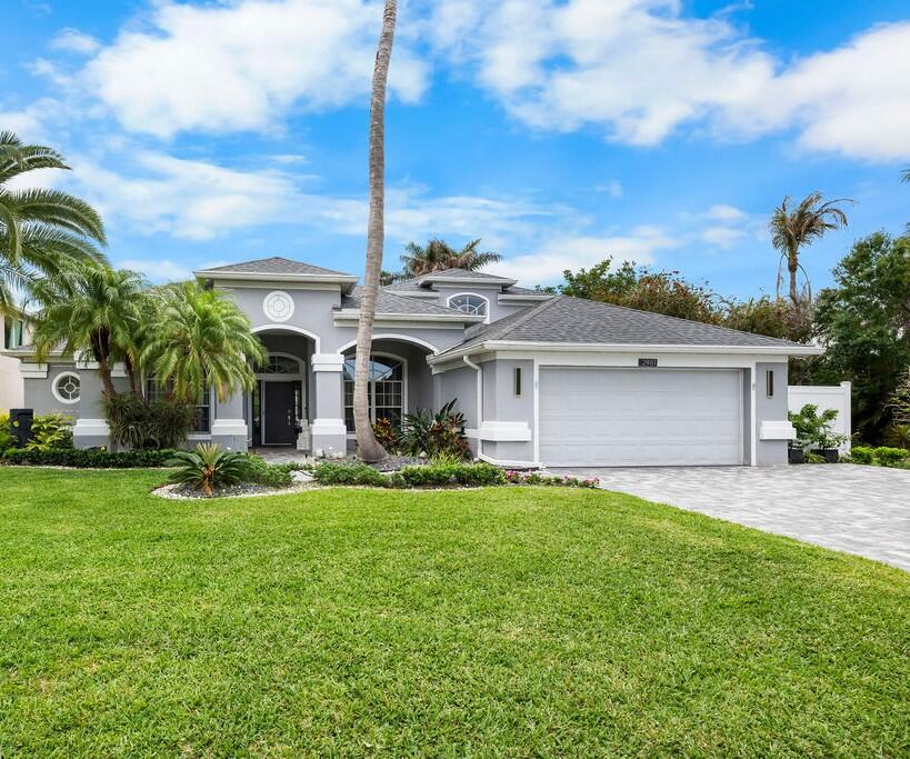Foto de propiedad en 2981 NW Windemere Drive, Jensen Beach, FL 34957 Jensen Beach con MLS# 