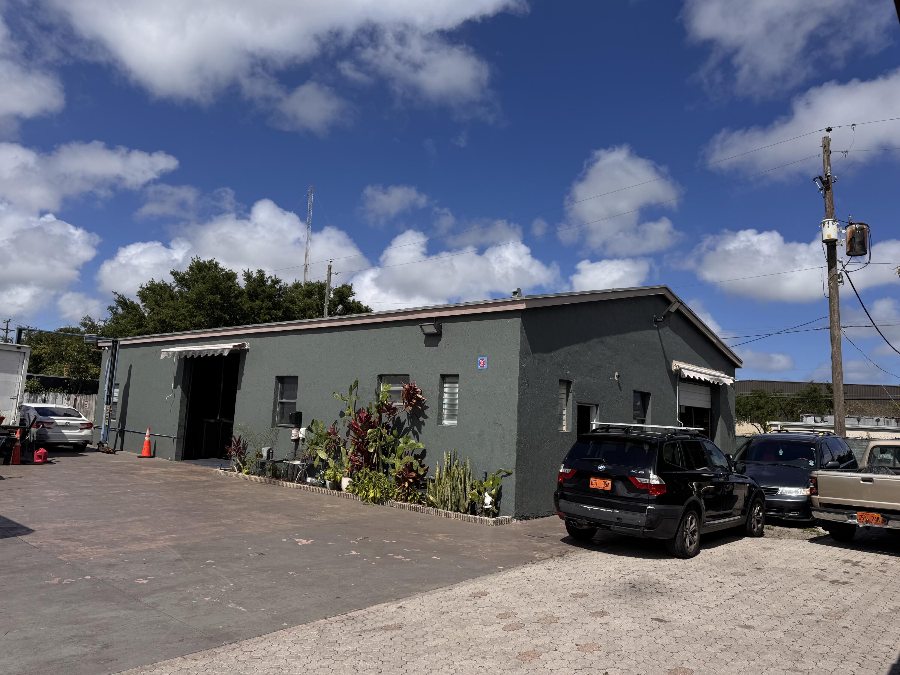 Foto de propiedad en 2165 NW 19th Street, Fort Lauderdale, FL 33311 Fort Lauderdale con MLS# 