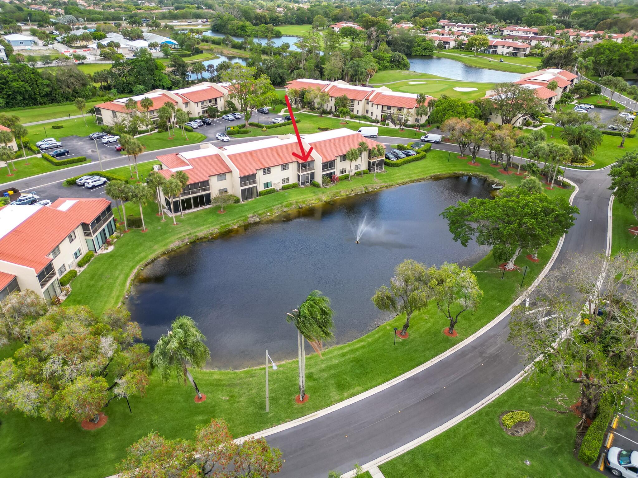 Foto de propiedad en 21218 Lago Circle F, Boca Raton, FL 33433 Boca Raton con MLS# 