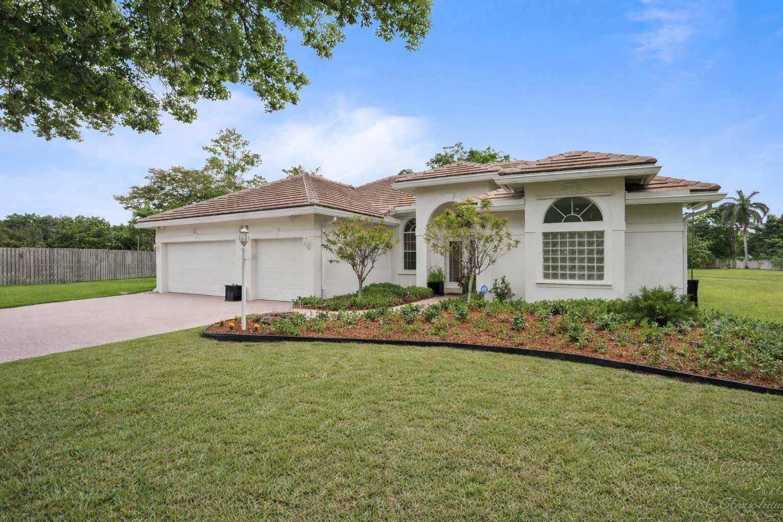 Foto de propiedad en 16245 Seneca Circle, Davie, FL 33331 Davie con MLS# 