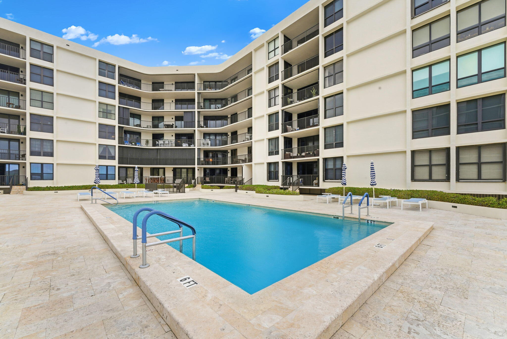 Foto de propiedad en 3610 S Ocean Boulevard 610, South Palm Beach, FL 33480 South Palm Beach con MLS# 