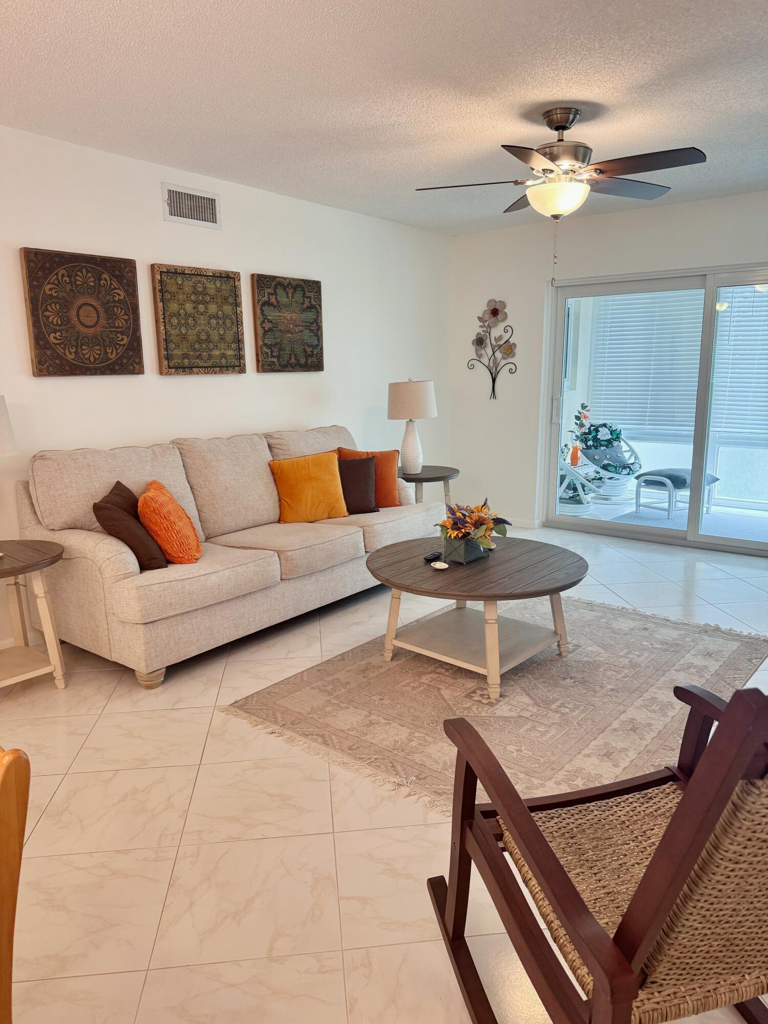 En Venta 2950 SE Ocean Boulevard 8-6, Stuart, FL 34996, Stuart, FL 34996