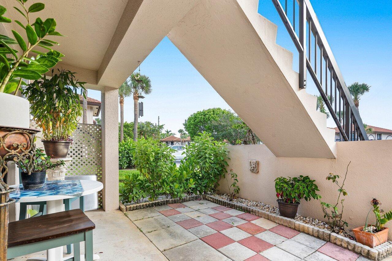 Foto de propiedad en 5200 E Club Circle 106, Boca Raton, FL 33487 Boca Raton con MLS# 