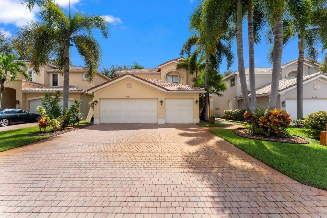 Foto de propiedad en 8492 Breezy Oak Way, Boynton Beach, FL 33473 Boynton Beach con MLS# 