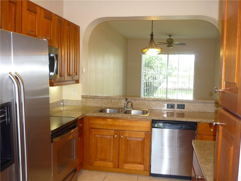 Alquilada 3500 Oaks Clubhouse Drive, Pompano Beach, FL 33069, Pompano Beach, FL 33069