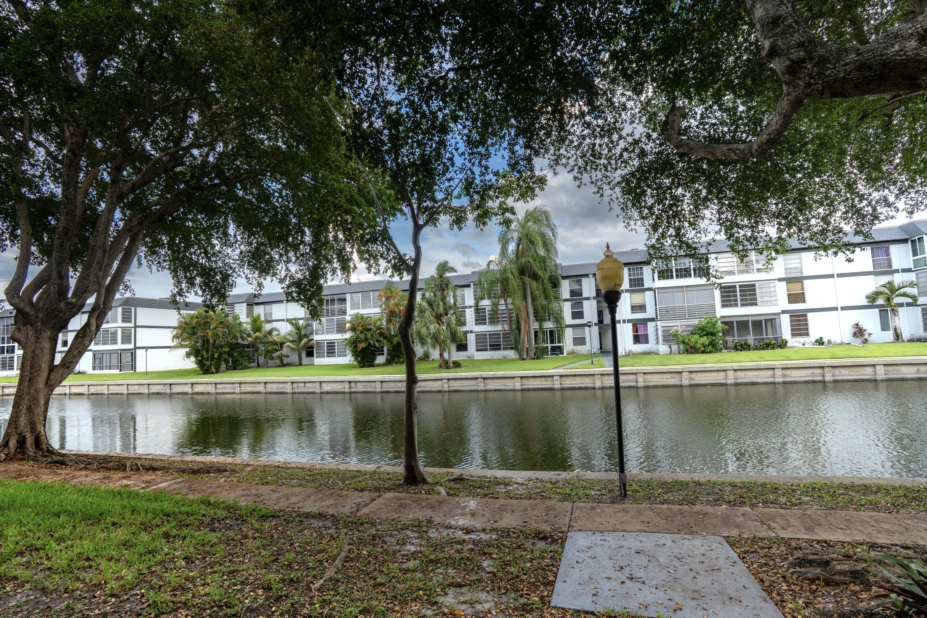 En Venta 8360 Sands Point Boulevard G306, Tamarac, FL 33321, Tamarac, FL 33321