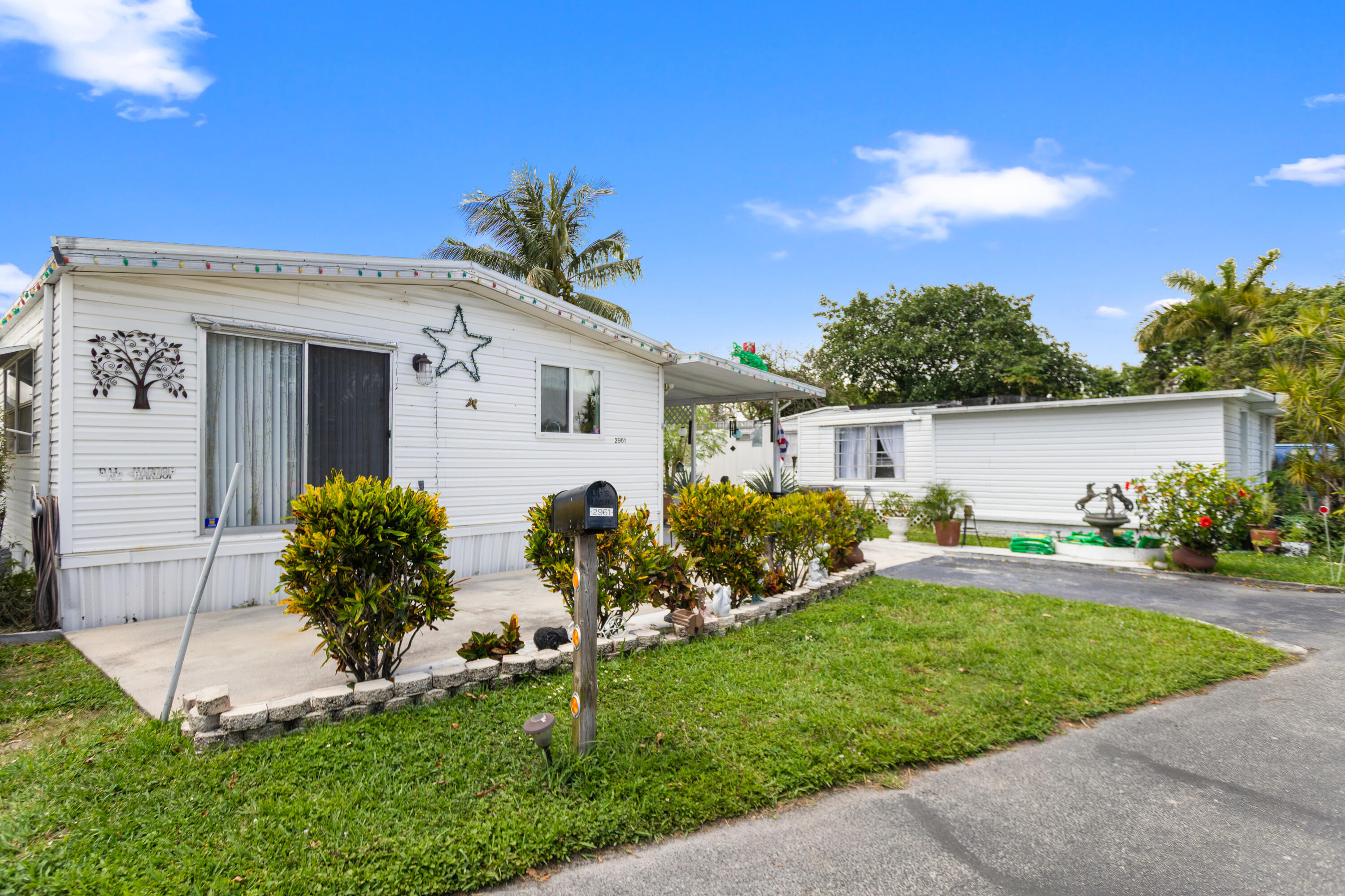 Foto de propiedad en 2961 SW 52nd Terrace, Davie, FL 33314 Davie con MLS# 