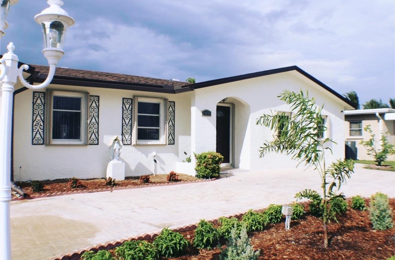 Foto de propiedad en 11441 NW 29th Manor, Sunrise, FL 33323 Sunrise con MLS# 