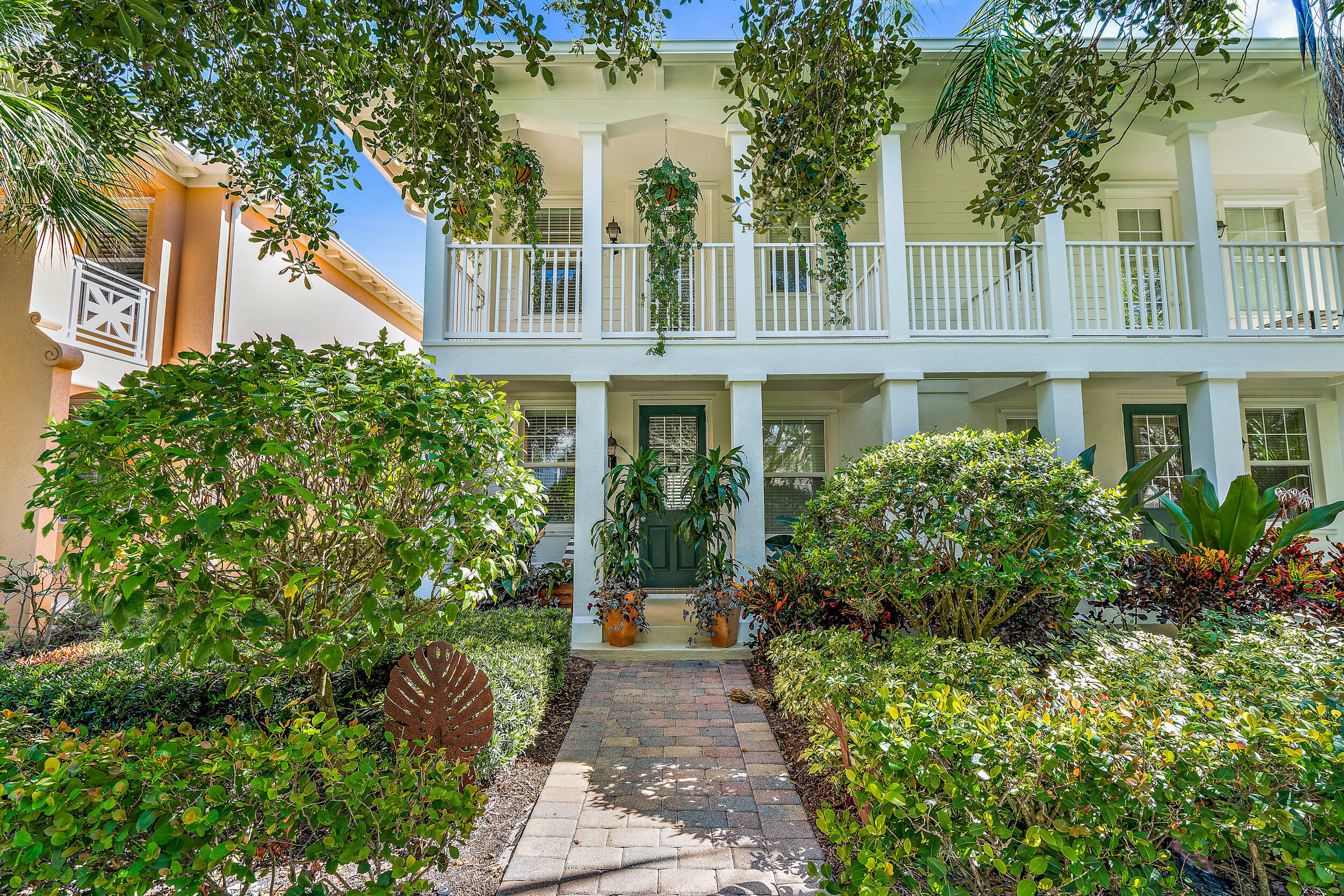 Foto de propiedad en 116 Caravelle Drive, Jupiter, FL 33458 Jupiter con MLS# 