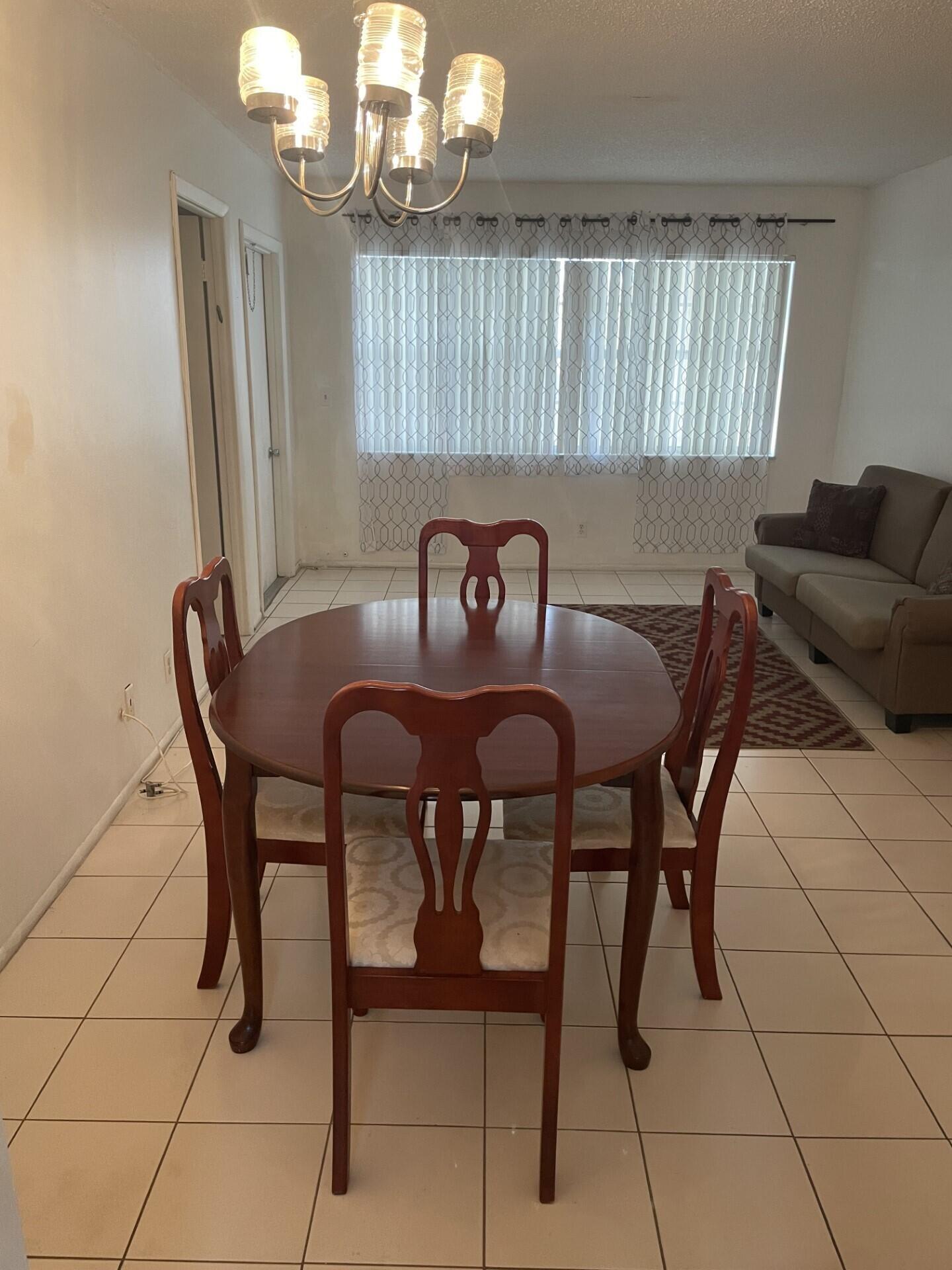 Alquilada 175 W Lake Carol Drive W 175, West Palm Beach, FL 33411, West Palm Beach, FL 33411