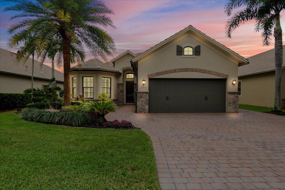 Foto de propiedad en 3704 Siena Circle, Wellington, FL 33414 Wellington con MLS# 