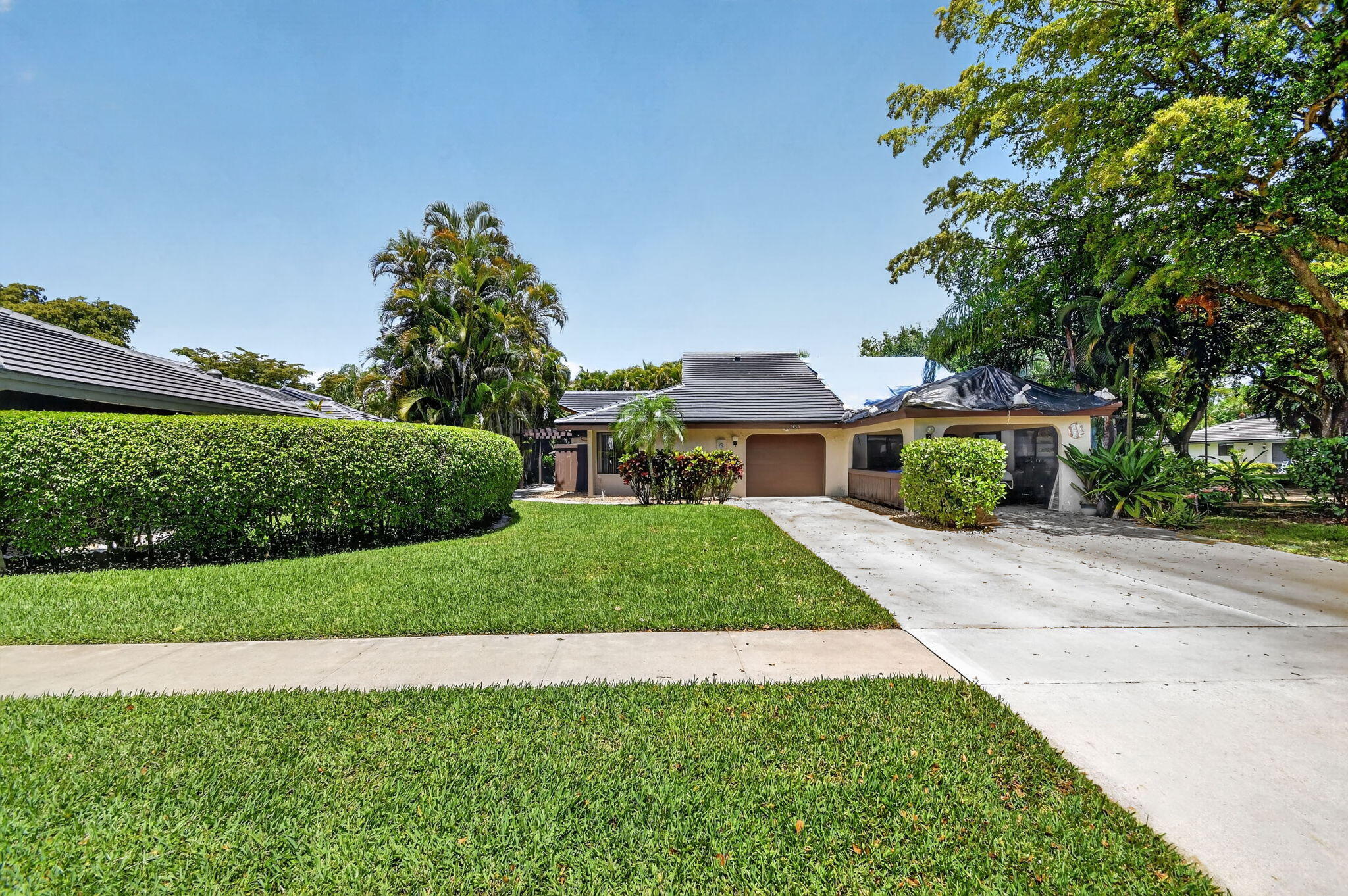 Foto de propiedad en 5155 Pine Drive, Boynton Beach, FL 33437 Boynton Beach con MLS# 