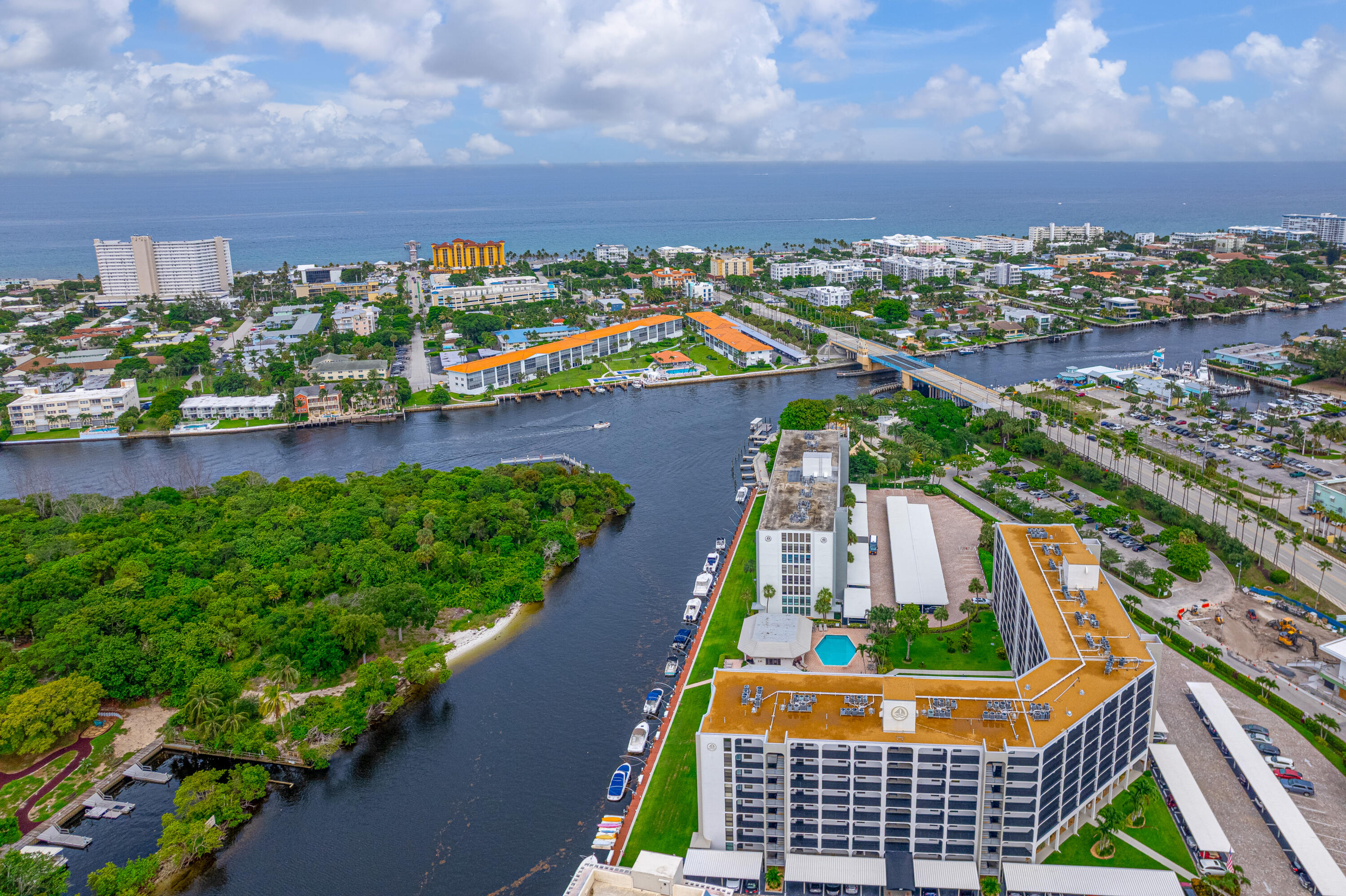 Foto de propiedad en 1627 Riverview Road 615, Deerfield Beach, FL 33441 Deerfield Beach con MLS# 