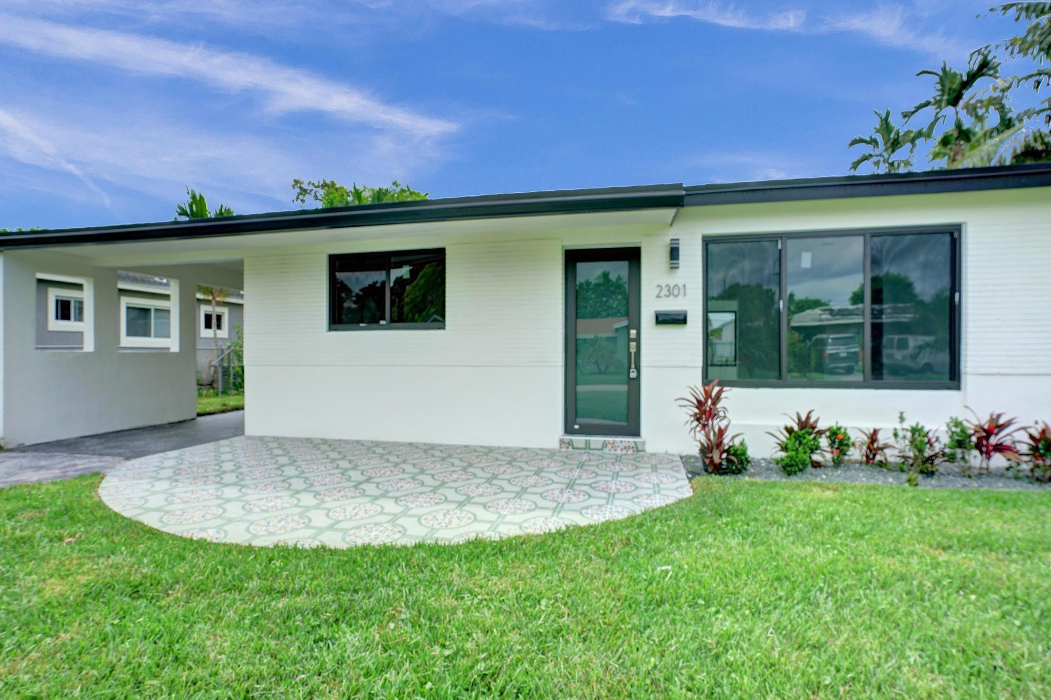 Foto de propiedad en 2301 Alcazar Drive, Miramar, FL 33023 Miramar con MLS# 