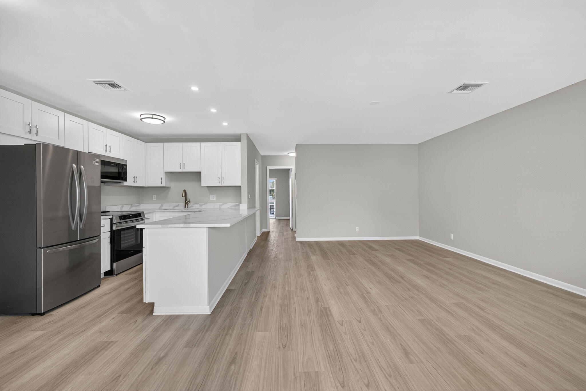 Foto de propiedad en 42 Easthampton B, West Palm Beach, FL 33417 West Palm Beach con MLS# 