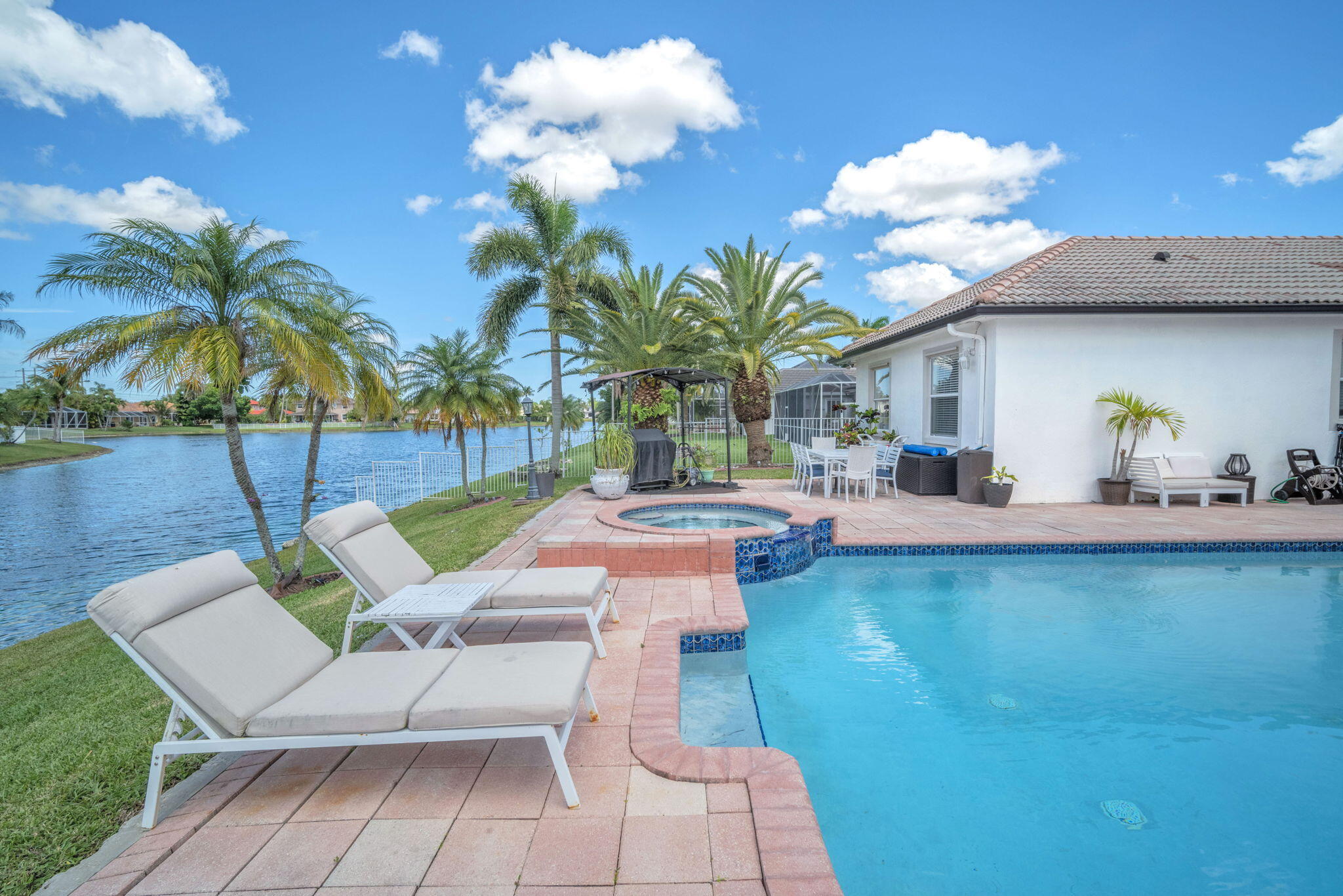 Foto de propiedad en 16423 Segovia Circle S, Fort Lauderdale, FL 33331 Fort Lauderdale con MLS# 
