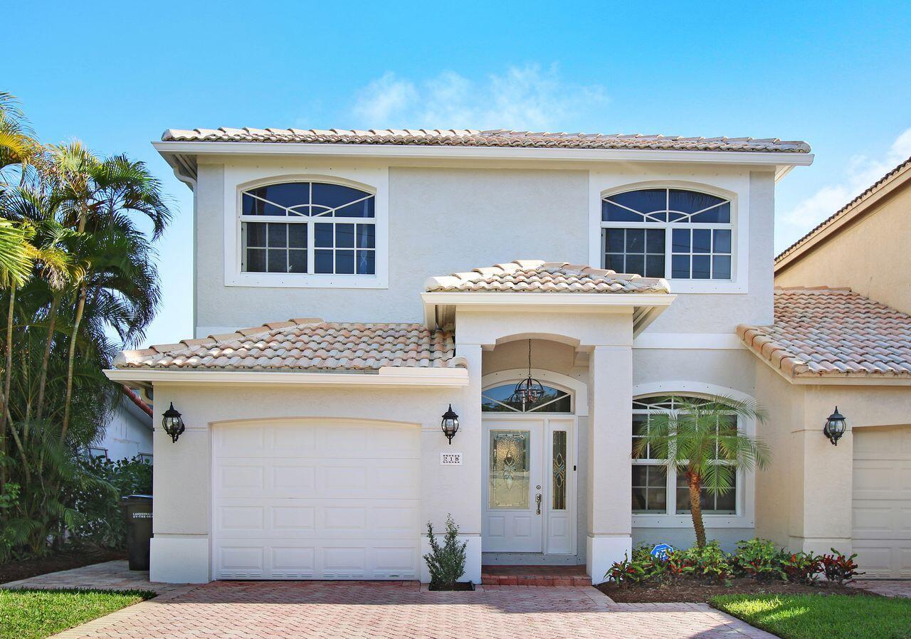 Foto de propiedad en 218 Pine Avenue, Lauderdale-By-The-Sea, FL 33308 Lauderdale-By-The-Sea con MLS# 