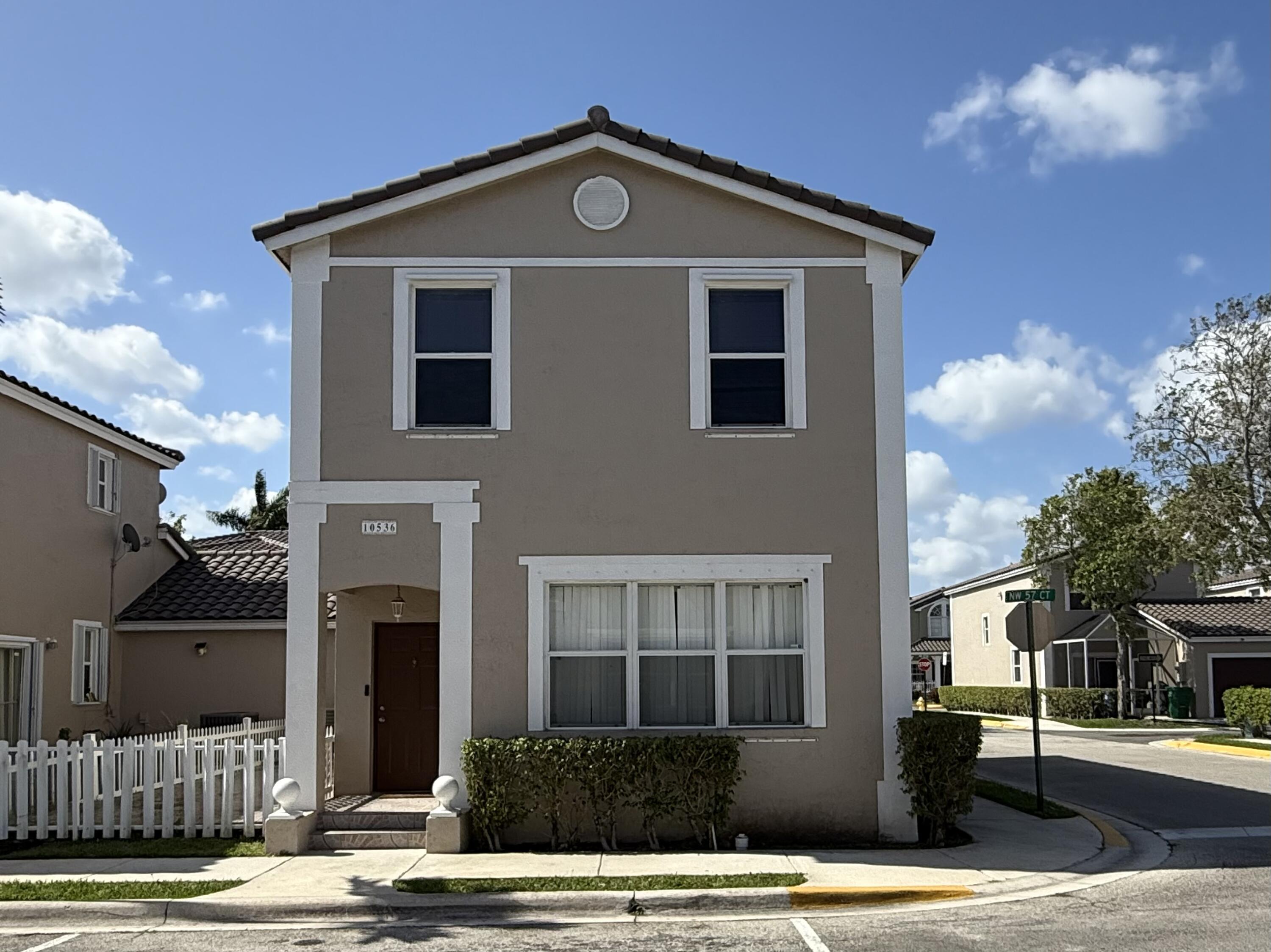 En Venta 10536 NW 57th Court 10536, Coral Springs, FL 33076, Coral Springs, FL 33076