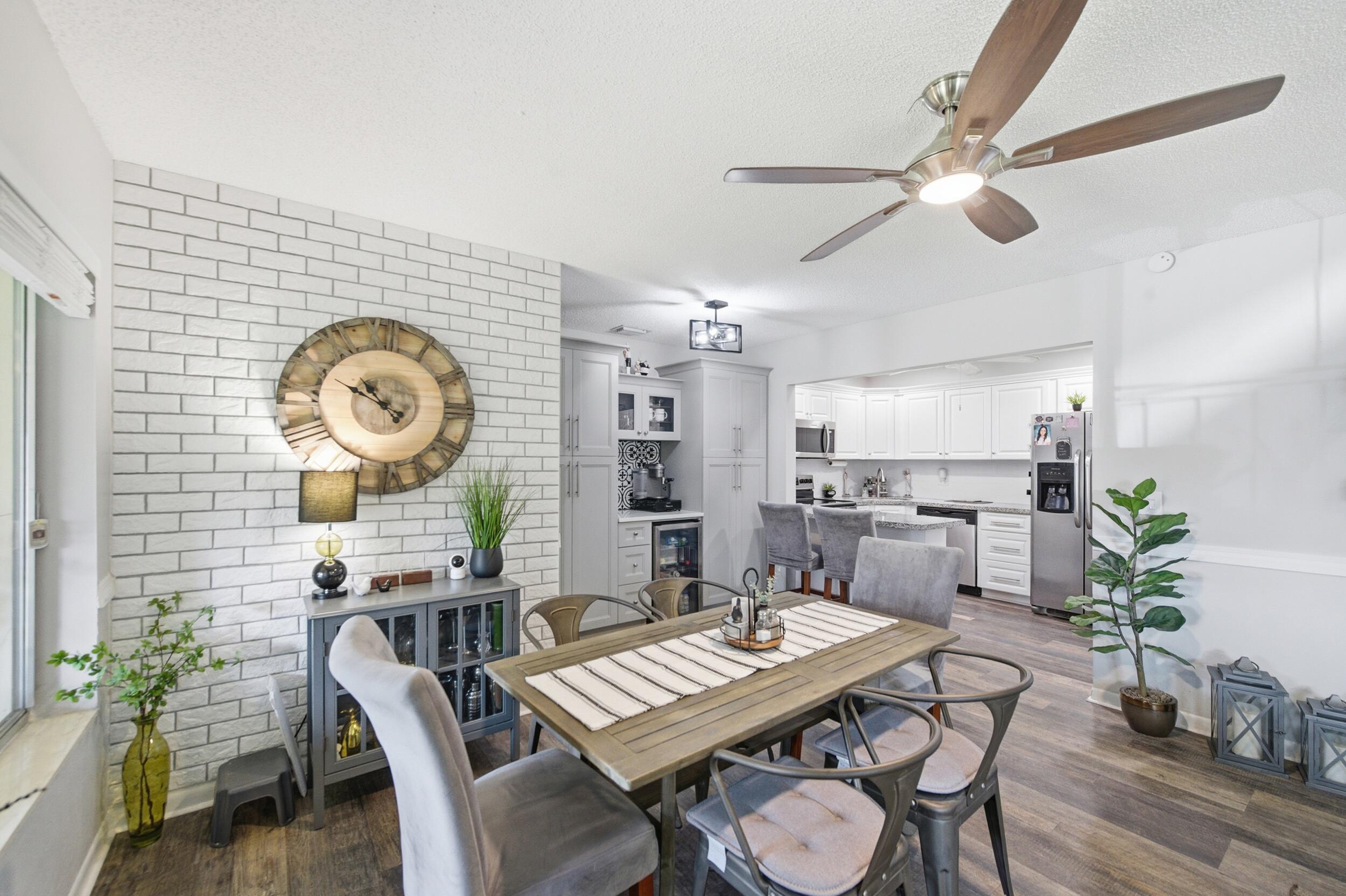 Foto de propiedad en 5883 La Paseos Drive D-2, Greenacres, FL 33463 Greenacres con MLS# 