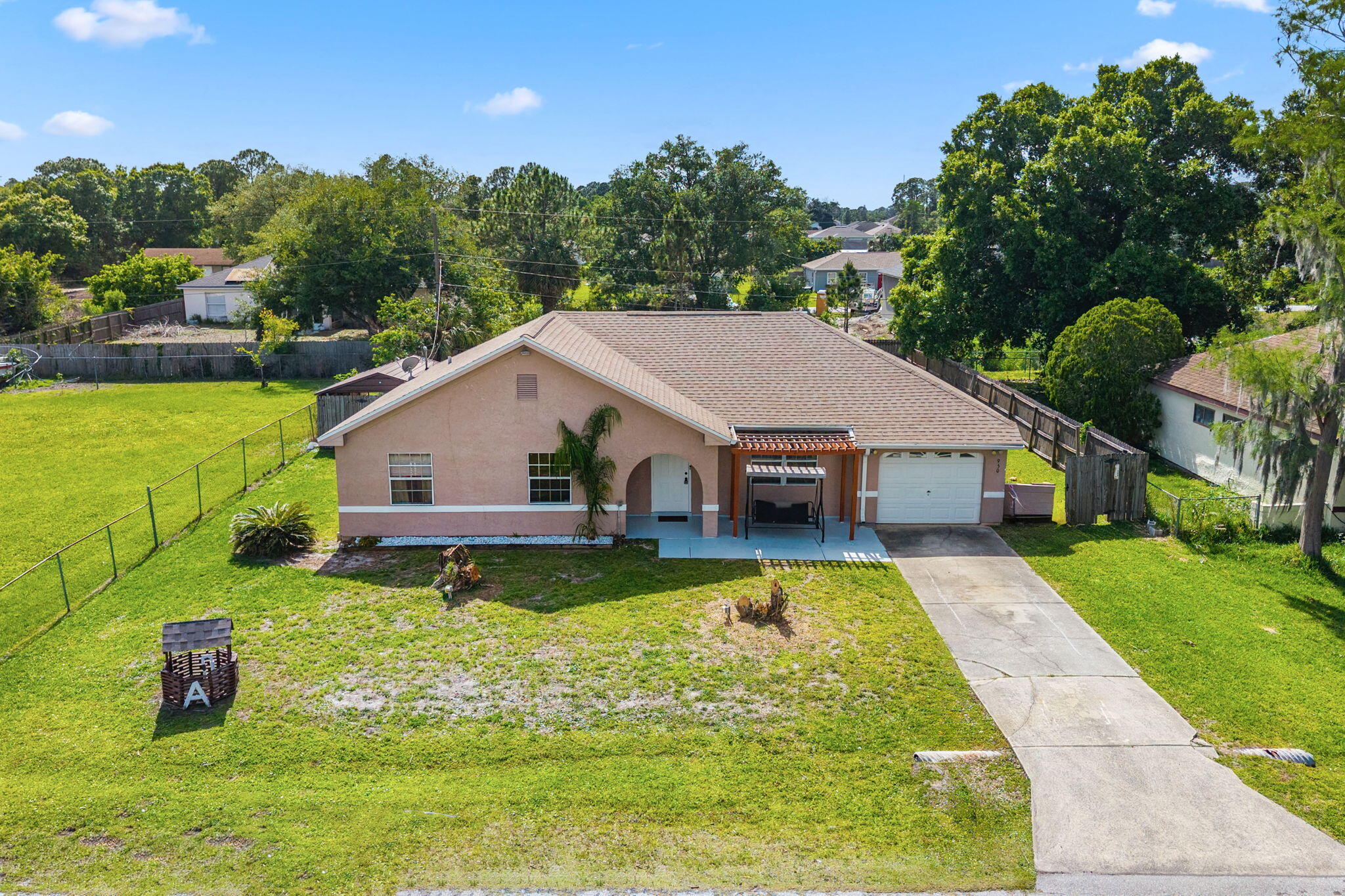 Foto de propiedad en 950 SE Taft Ave Avenue, Palm Bay, FL 32909 Palm Bay con MLS# 