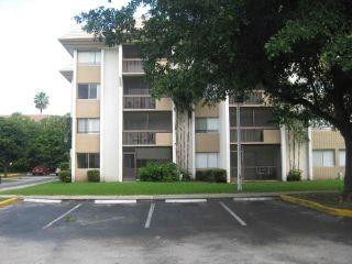 Foto de propiedad en 701 N Pine Island Road 304, Plantation, FL 33324 Plantation con MLS# 