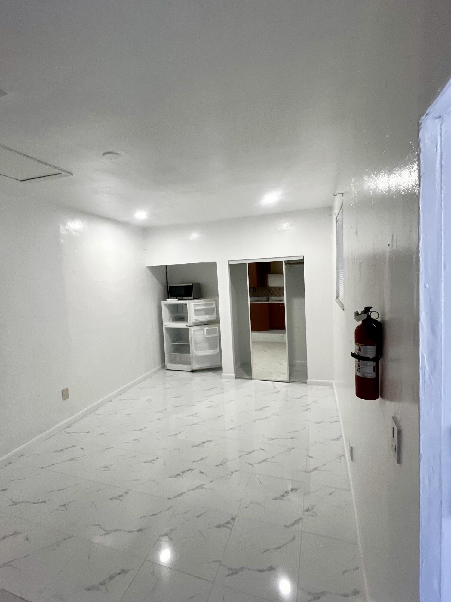 Foto de propiedad en 2321 Tarpon Drive Unit 2, Miramar, FL 33023 Miramar con MLS# 