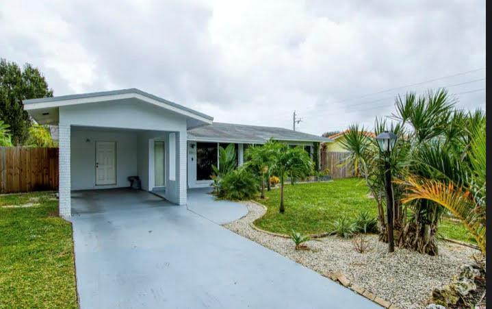 Foto de propiedad en 1905 N 45th Avenue, Hollywood, FL 33021 Hollywood con MLS# 