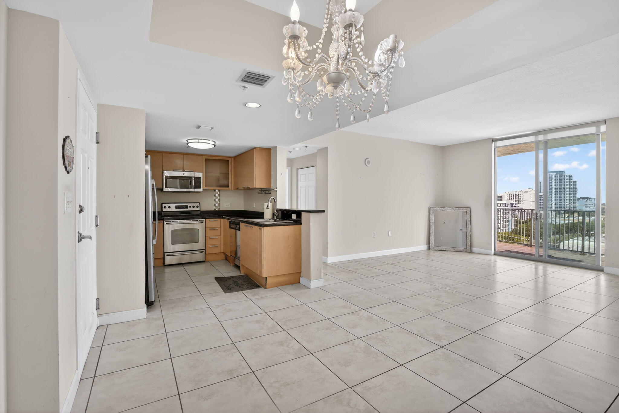 Foto de propiedad en 140 S Dixie Highway 819, Hollywood, FL 33020 Hollywood con MLS# 