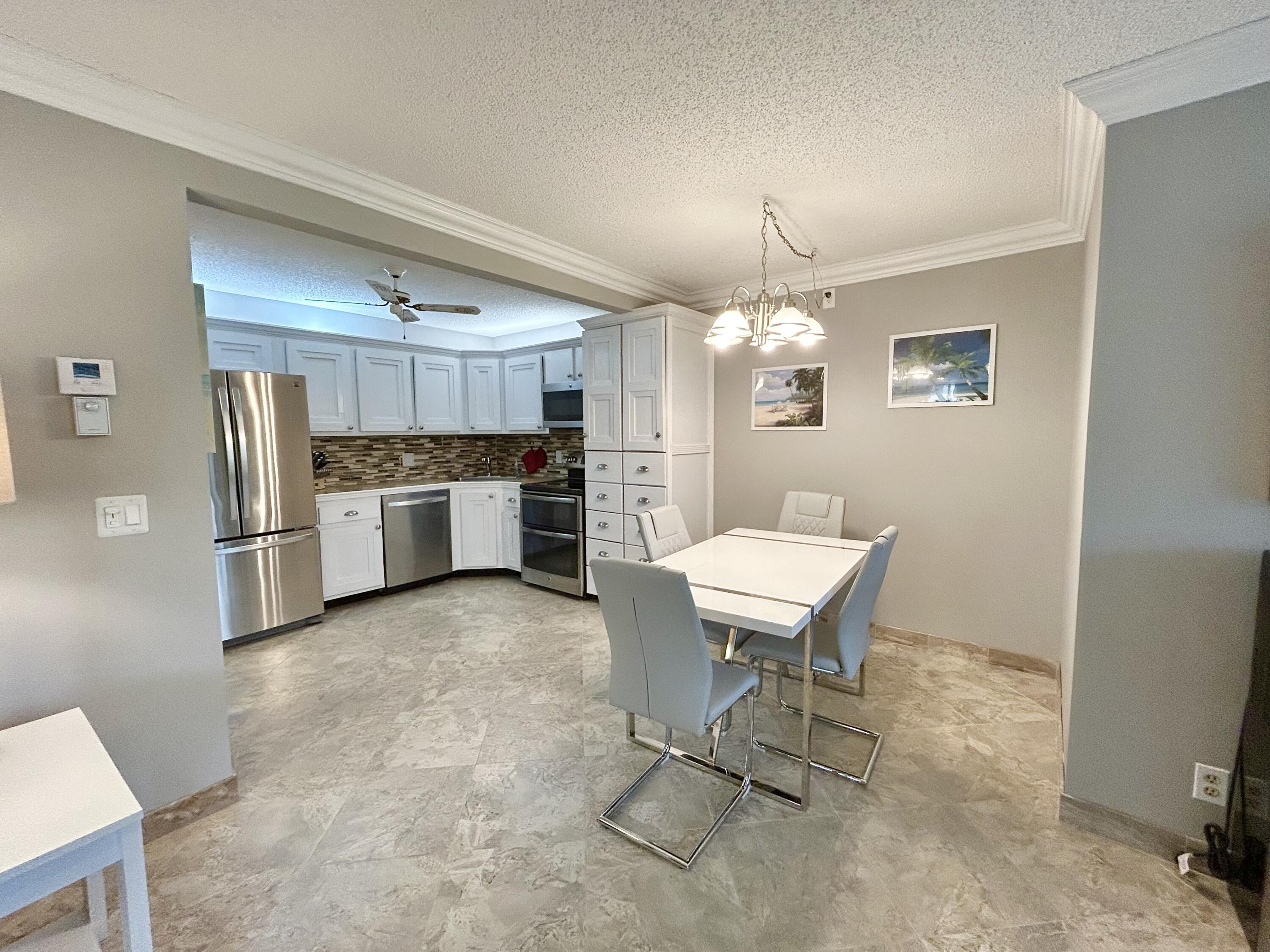 Foto de propiedad en 223 Pine Hov Circle C-2, Greenacres, FL 33463 Greenacres con MLS# 
