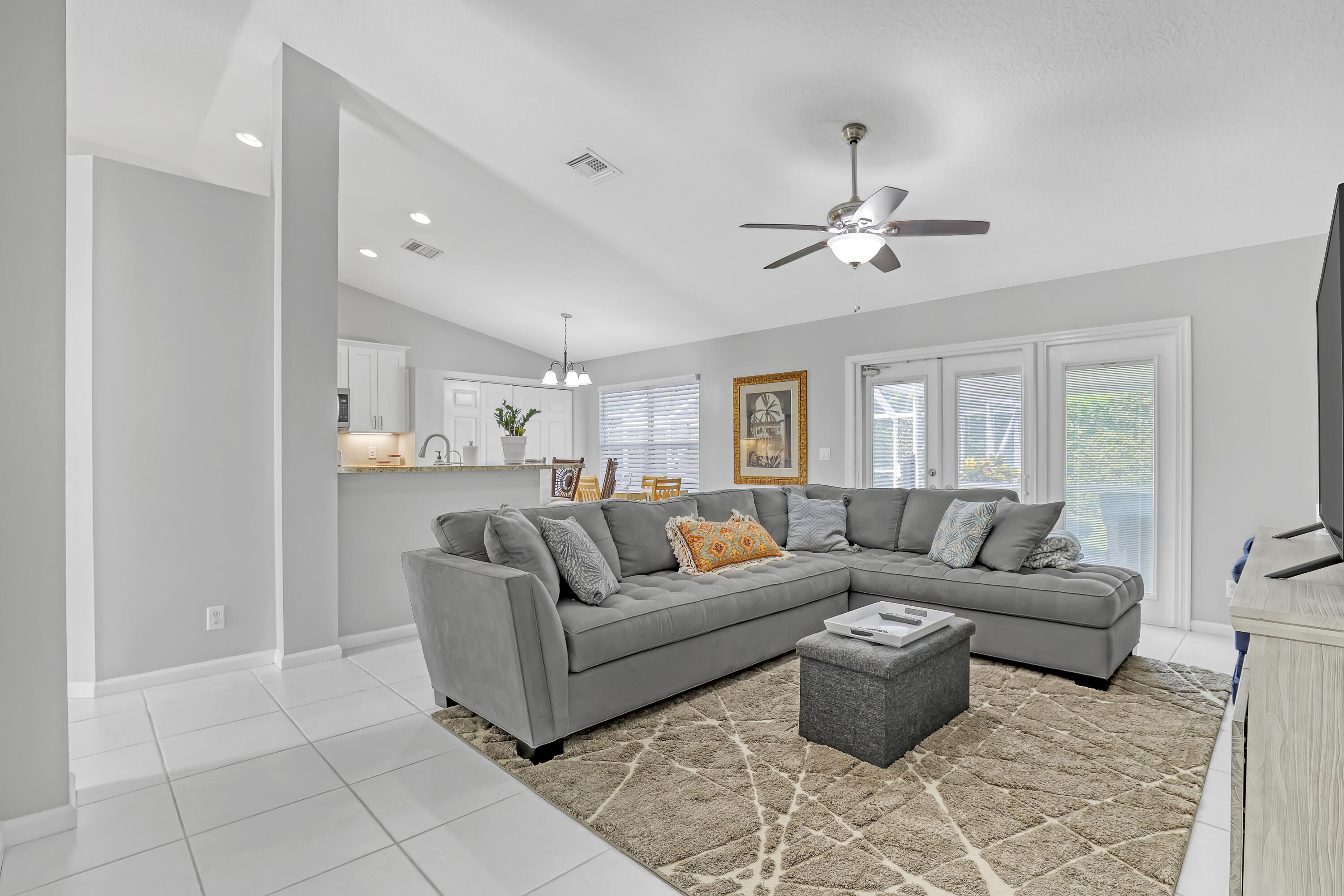 Foto de propiedad en 133 Black Olive Crescent, Royal Palm Beach, FL 33411 Royal Palm Beach con MLS# 