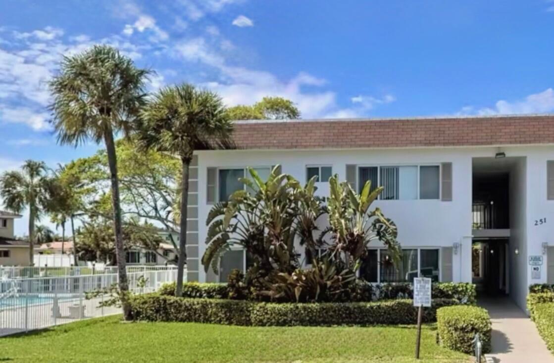 Foto de propiedad en 251 SE 6th Avenue 7, Pompano Beach, FL 33060 Pompano Beach con MLS# 