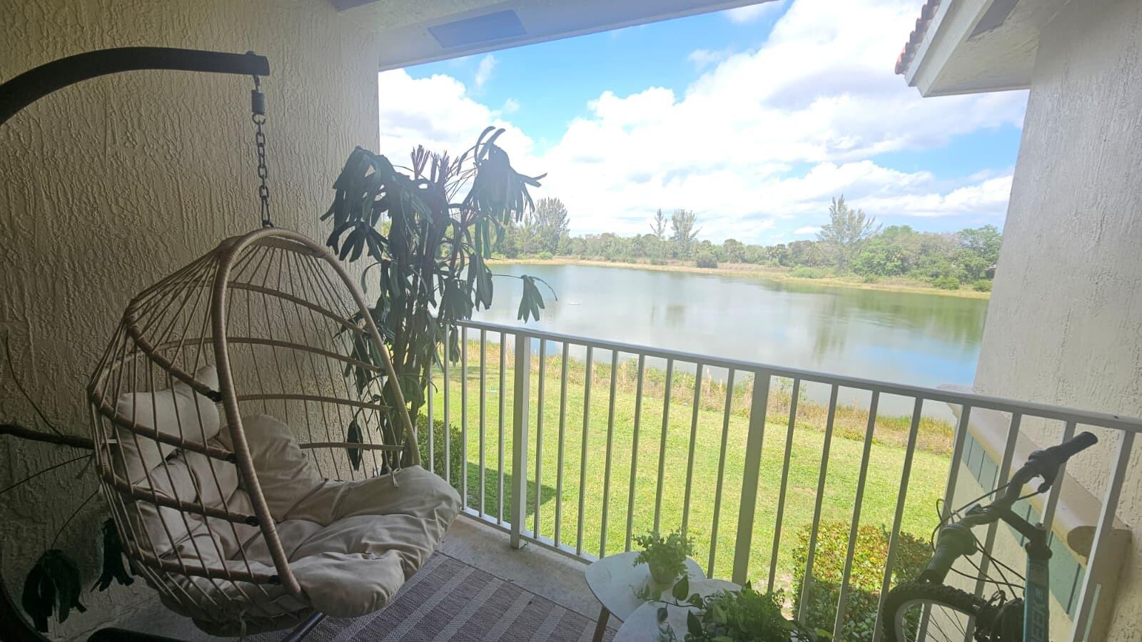 Foto de propiedad en 1145 Golden Lakes Boulevard 725, West Palm Beach, FL 33411 West Palm Beach con MLS# 
