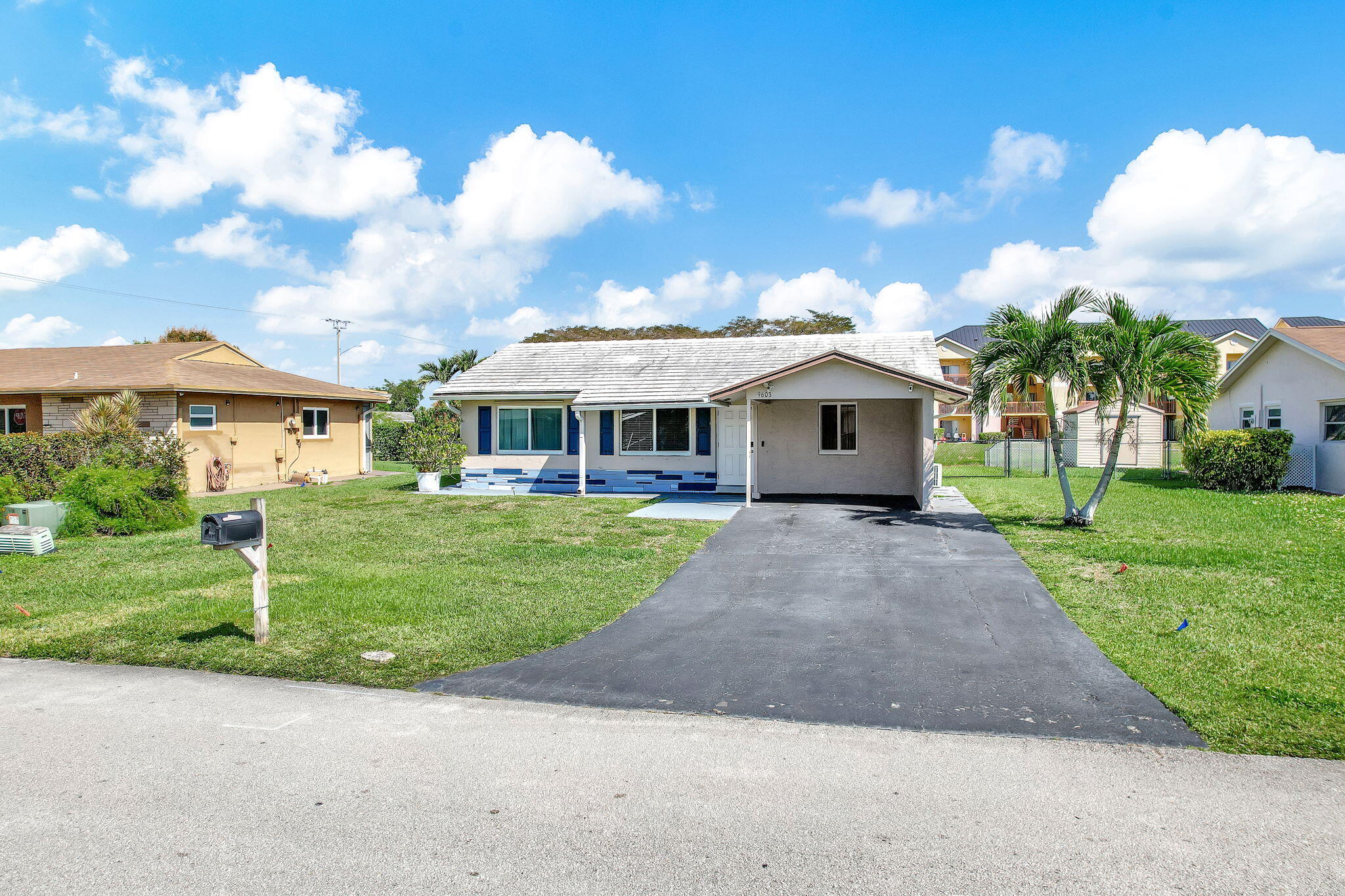 Foto de propiedad en 9603 NW 74th Court, Tamarac, FL 33321 Tamarac con MLS# 