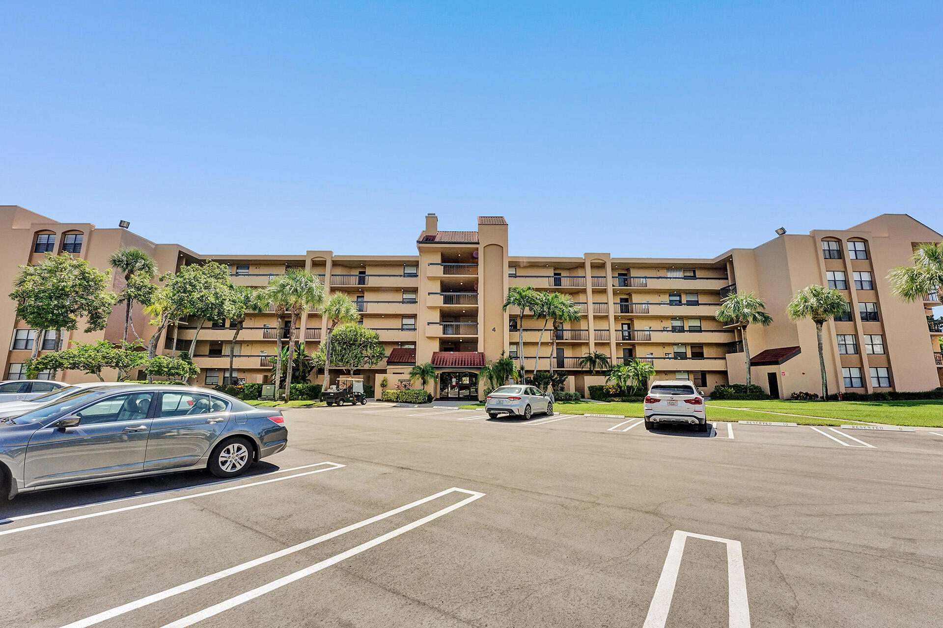 Foto de propiedad en 2255 Lindell Boulevard 4111, Delray Beach, FL 33444 Delray Beach con MLS# 