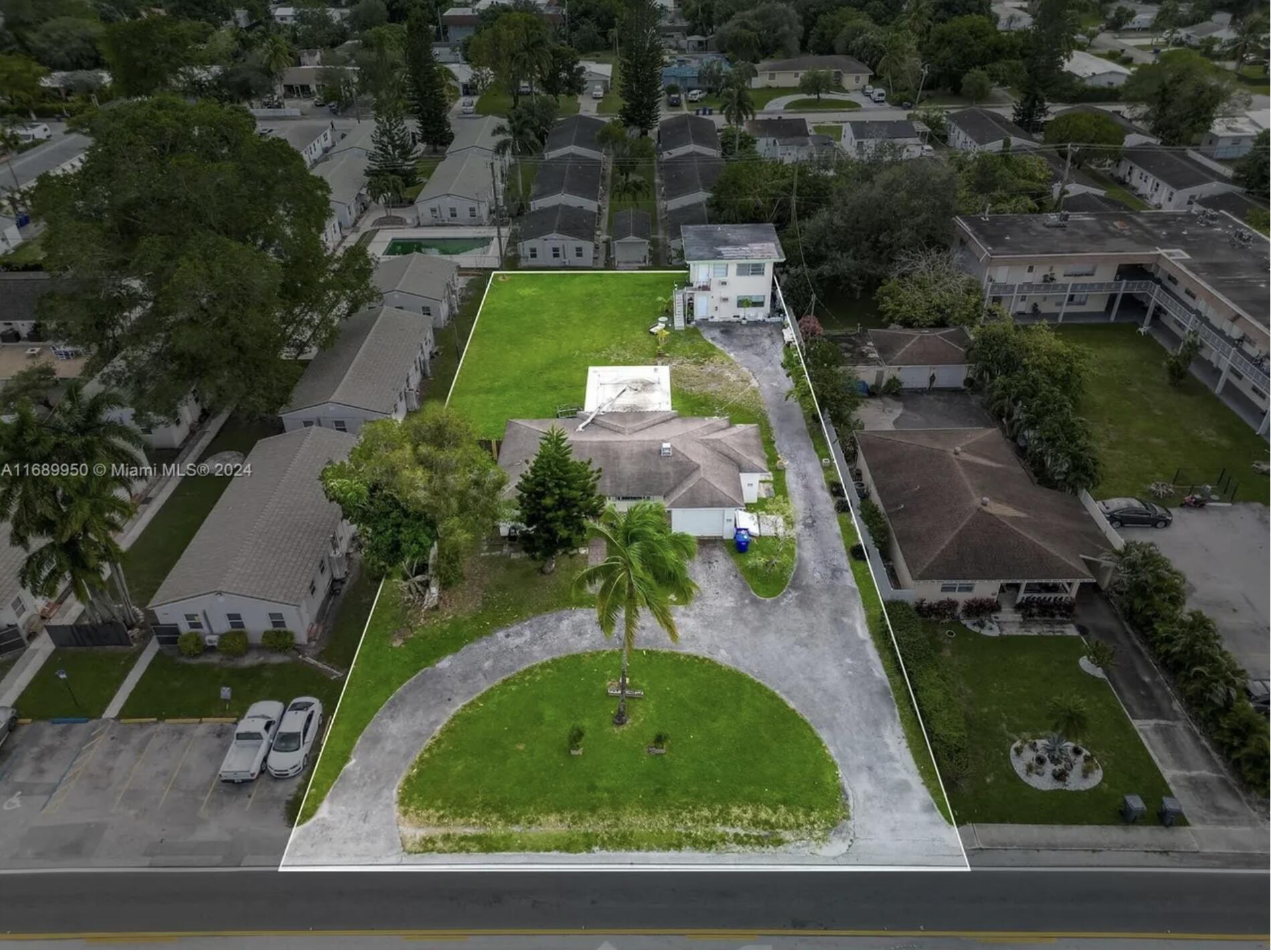 Foto de propiedad en 2646 Johnson Street, Hollywood, FL 33020 Hollywood con MLS# 
