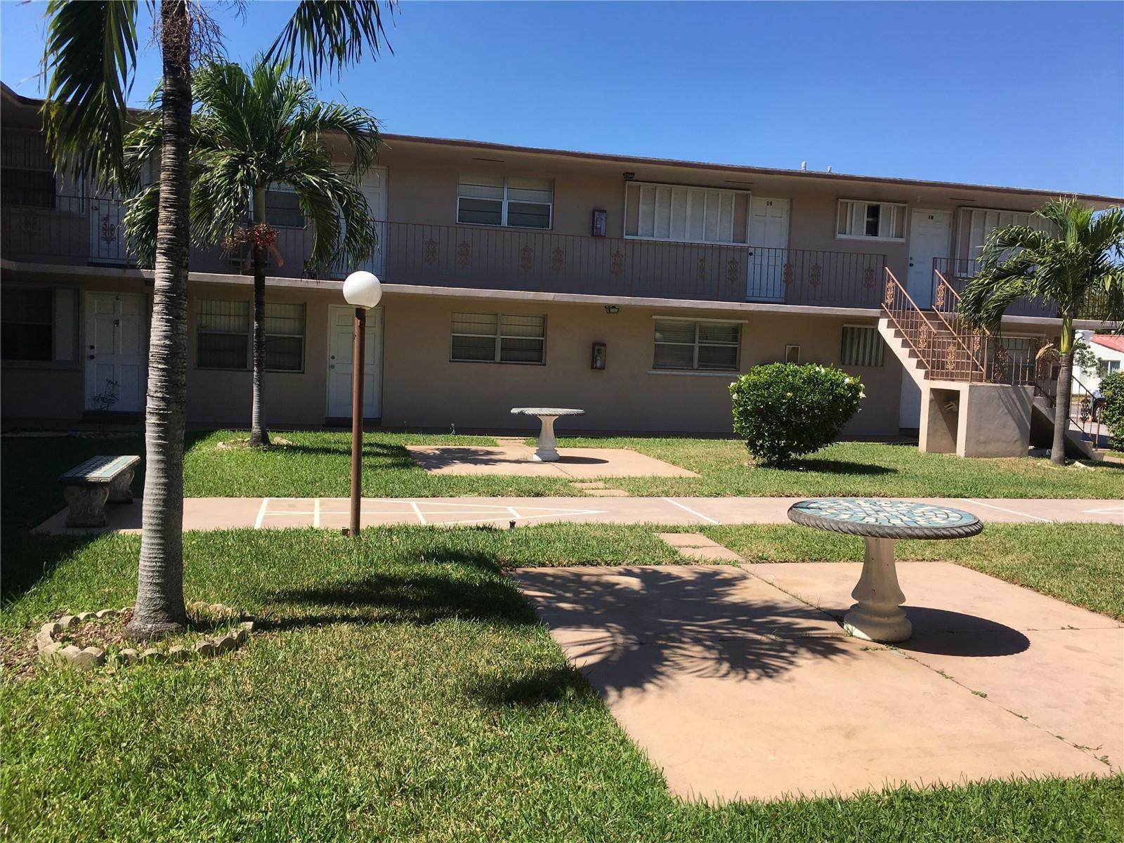 Foto de propiedad en 1710 Mckinley Street 5, Hollywood, FL 33020 Hollywood con MLS# 