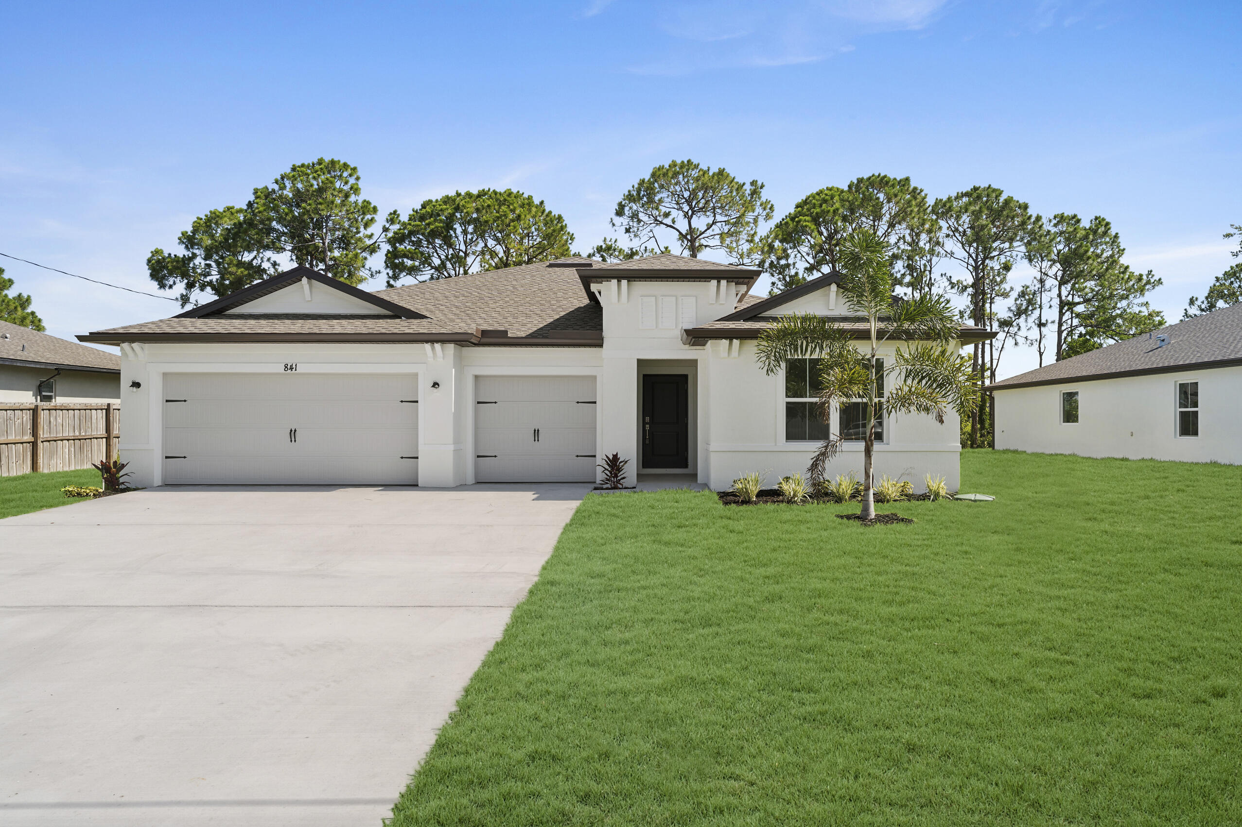 Foto de propiedad en 841 NW Archer Avenue, Port St. Lucie, FL 34983 Port St. Lucie con MLS# 