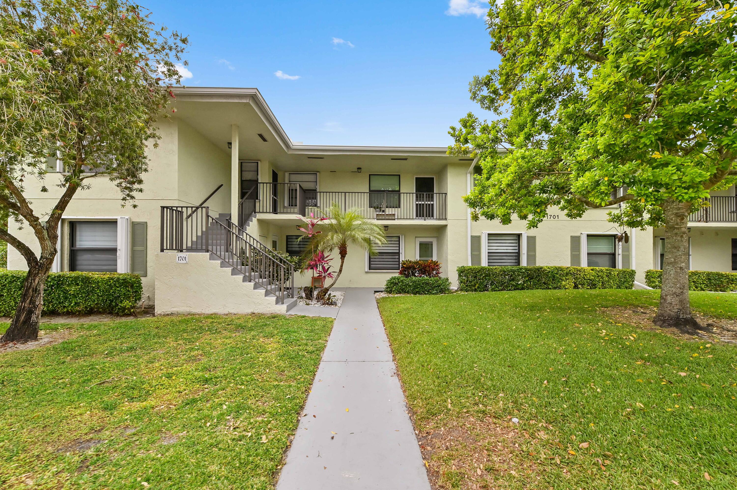 Foto de propiedad en 1701 Sabal Ridge Circle B, Palm Beach Gardens, FL 33418 Palm Beach Gardens con MLS# 
