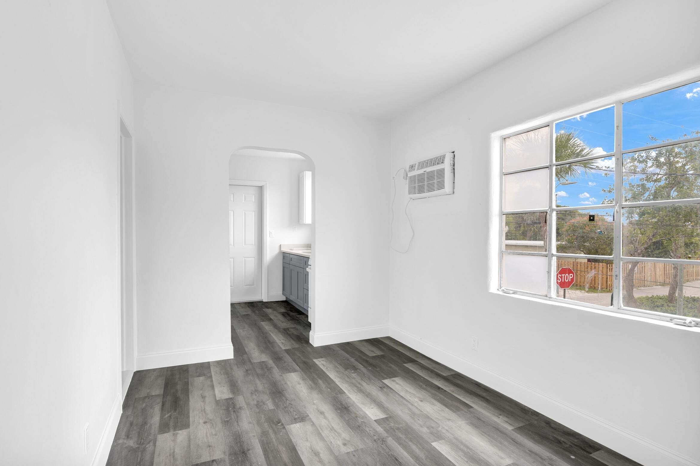 Foto de propiedad en 820 N Dixie Highway 4, Lake Worth Beach, FL 33460 Lake Worth Beach con MLS# 
