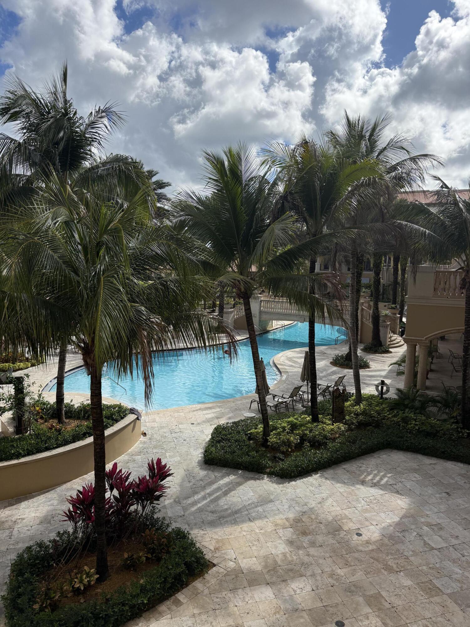 Foto de propiedad en 16102 Emerald Estates Drive 212, Weston, FL 33331 Weston con MLS# 
