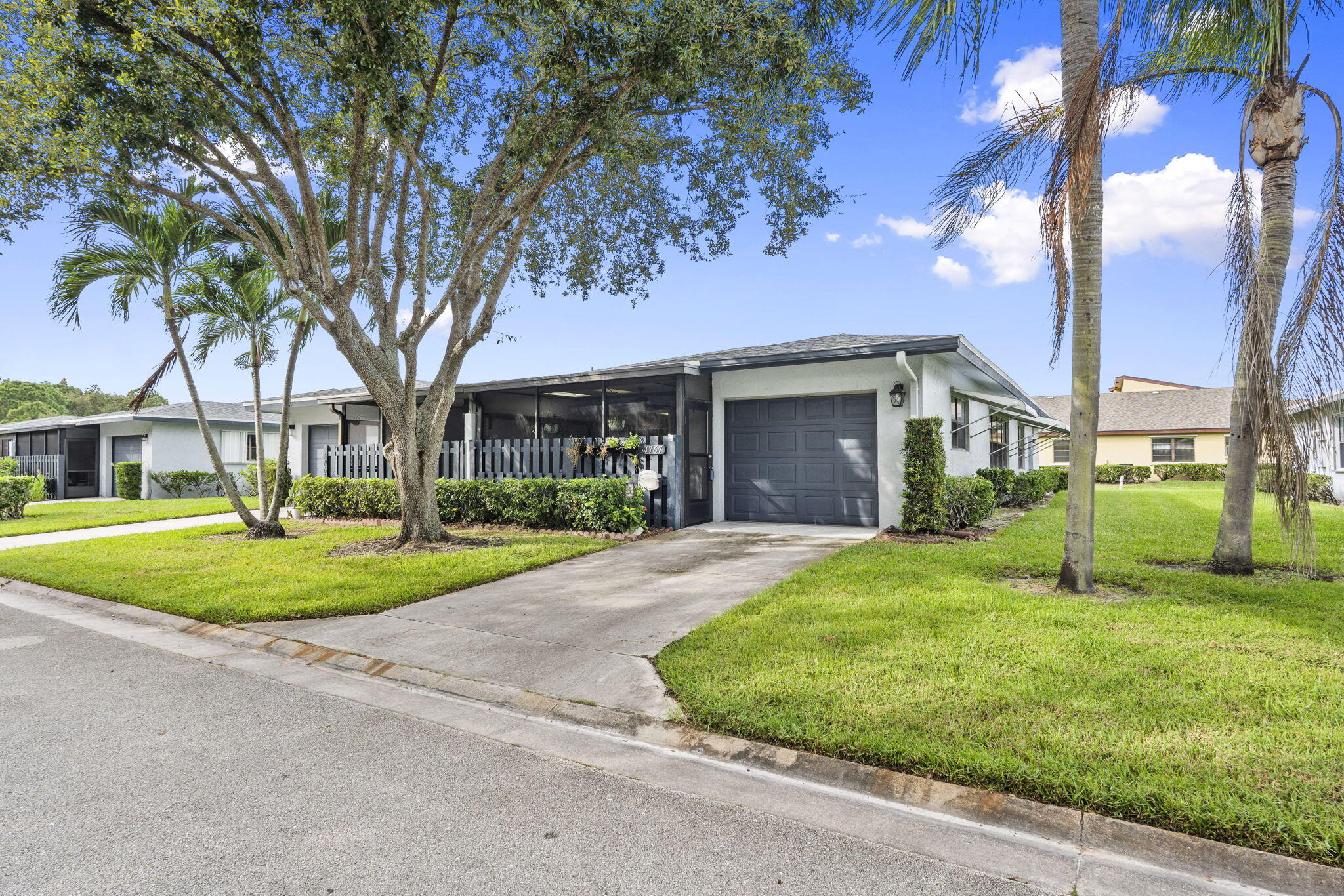 Foto de propiedad en 1767 S Dovetail Drive R, Fort Pierce, FL 34982 Fort Pierce con MLS# 