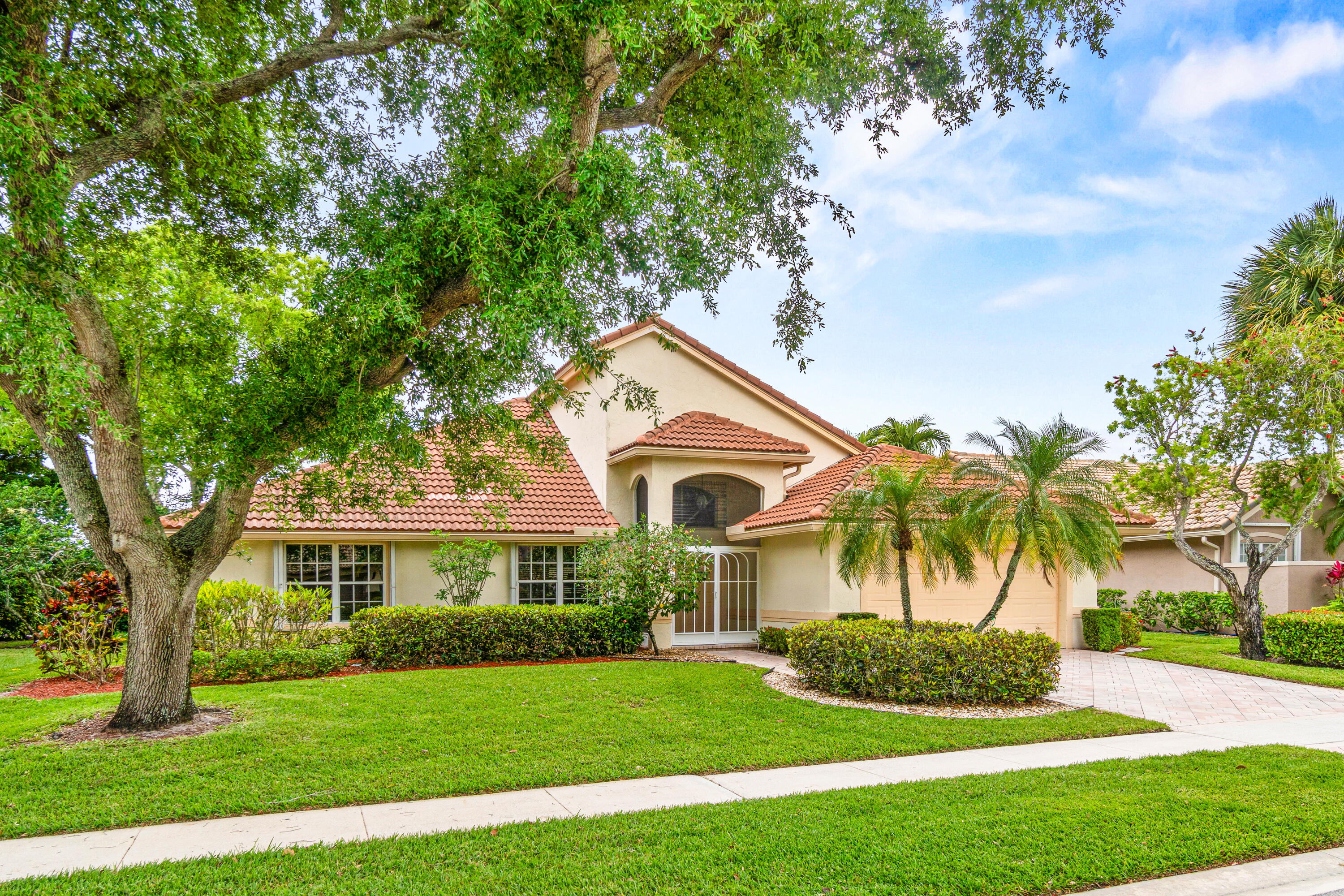 Foto de propiedad en 6952 Grenelefe Road, Boynton Beach, FL 33437 Boynton Beach con MLS# 