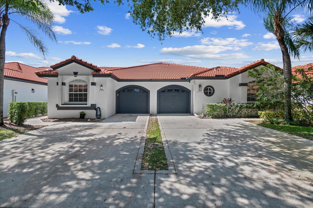 Foto de propiedad en 8304 Vía Di Veneto, Boca Raton, FL 33496 Boca Raton con MLS# 
