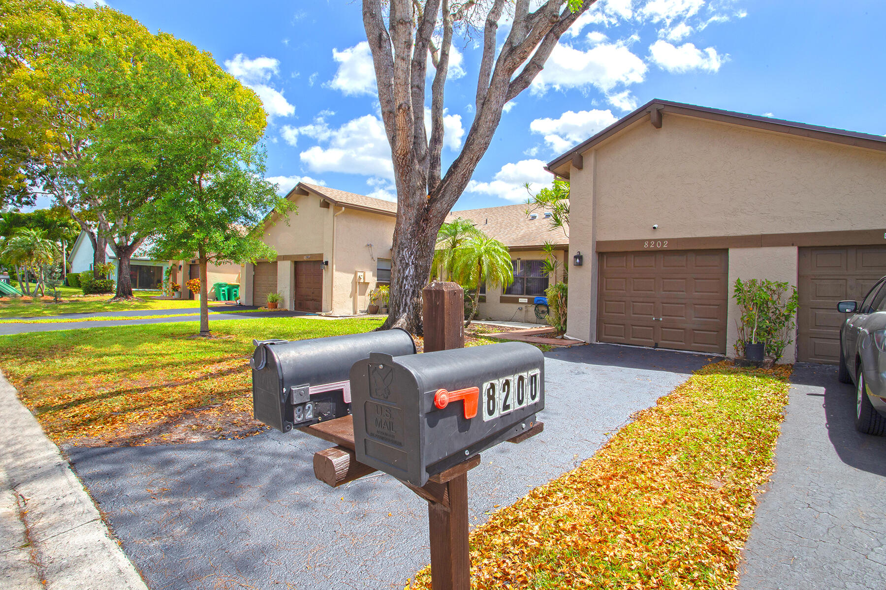 Foto de propiedad en 8202 NW 100th Drive, Tamarac, FL 33321 Tamarac con MLS# 