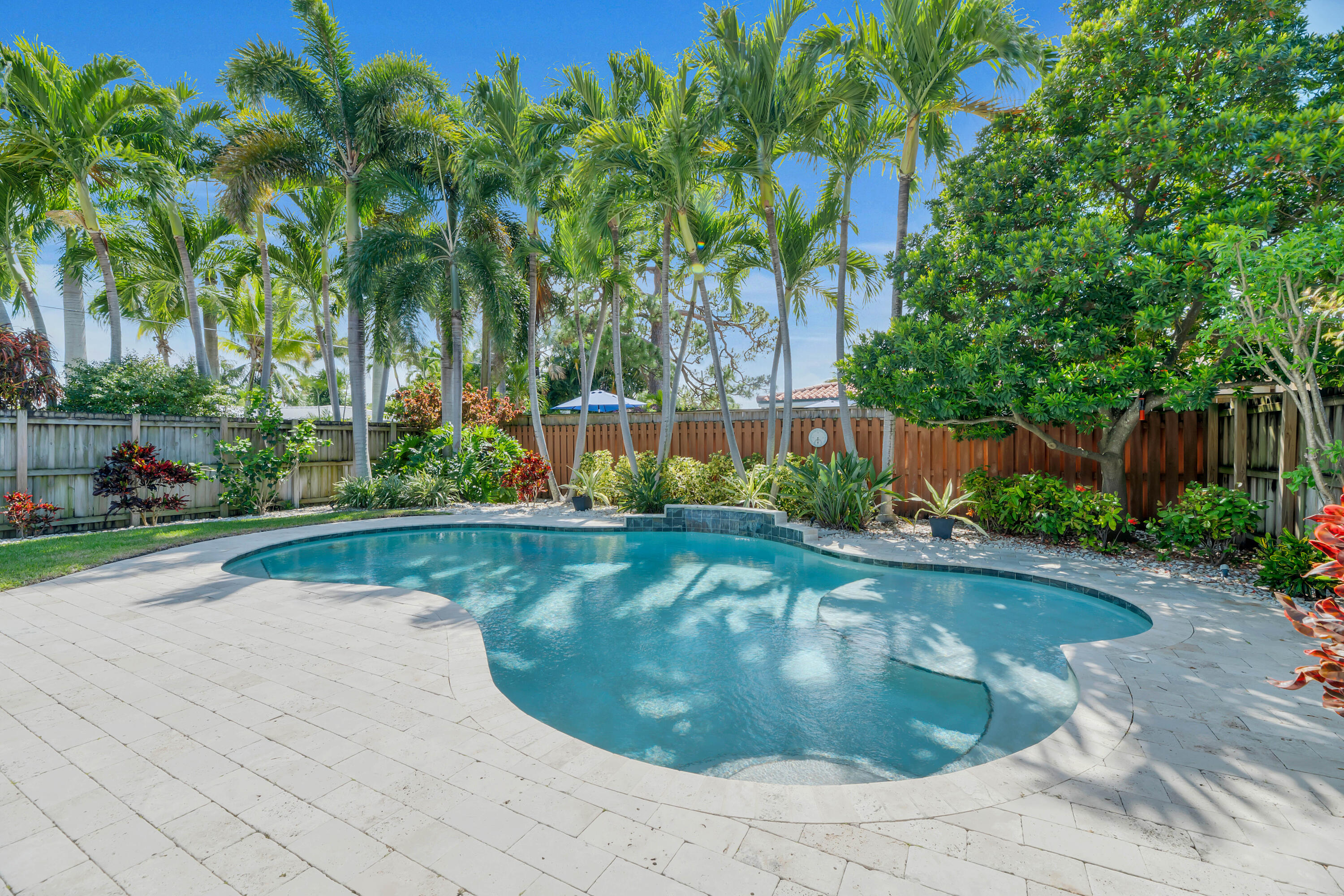 Foto de propiedad en 2401 NE 17th Terrace, Wilton Manors, FL 33305 Wilton Manors con MLS# 
