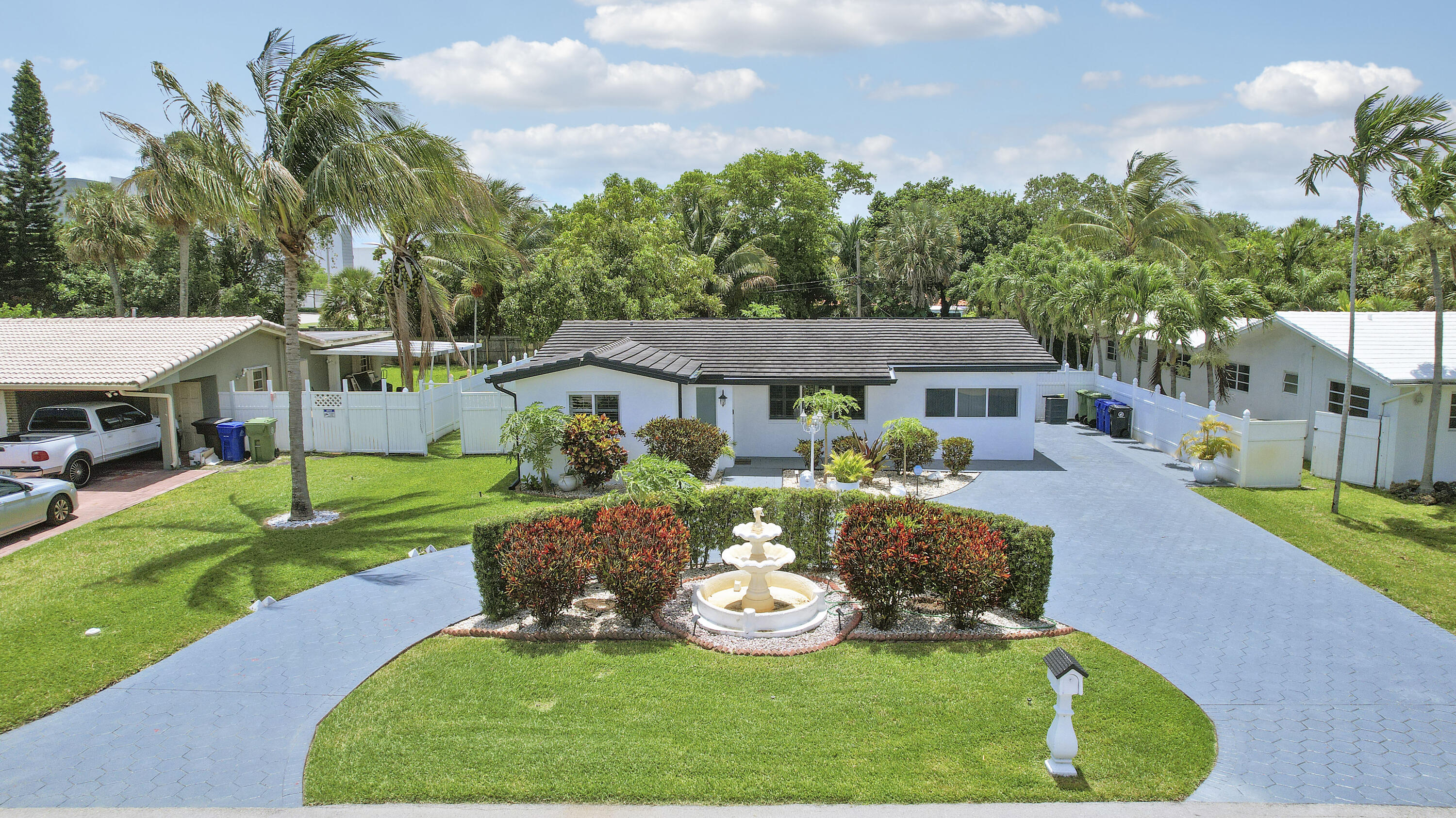 Foto de propiedad en 1360 SW 32nd Street, Fort Lauderdale, FL 33315 Fort Lauderdale con MLS# 