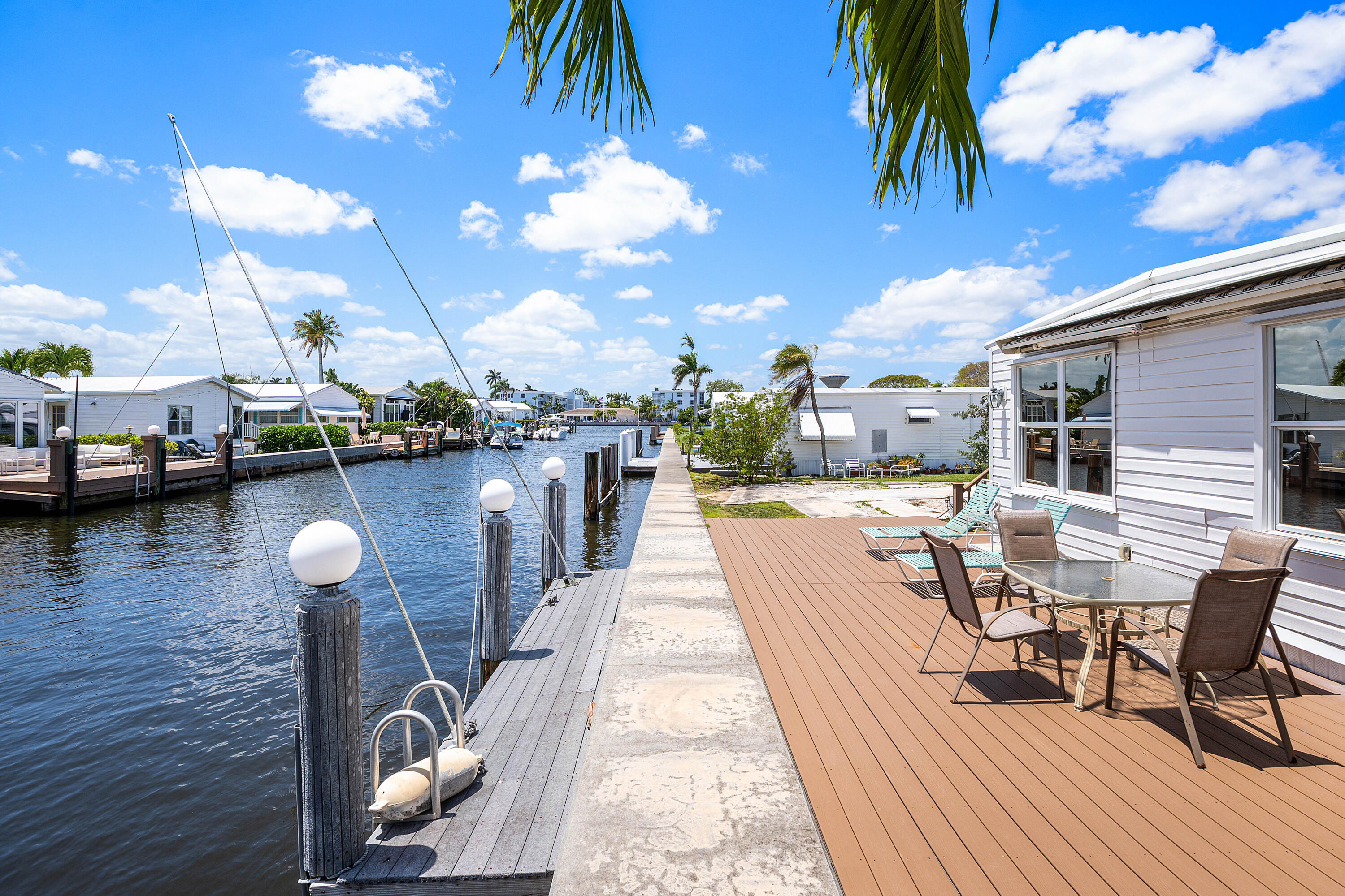 Foto de propiedad en 205 S Ibis Drive R, Briny Breezes, FL 33435 Briny Breezes con MLS# 