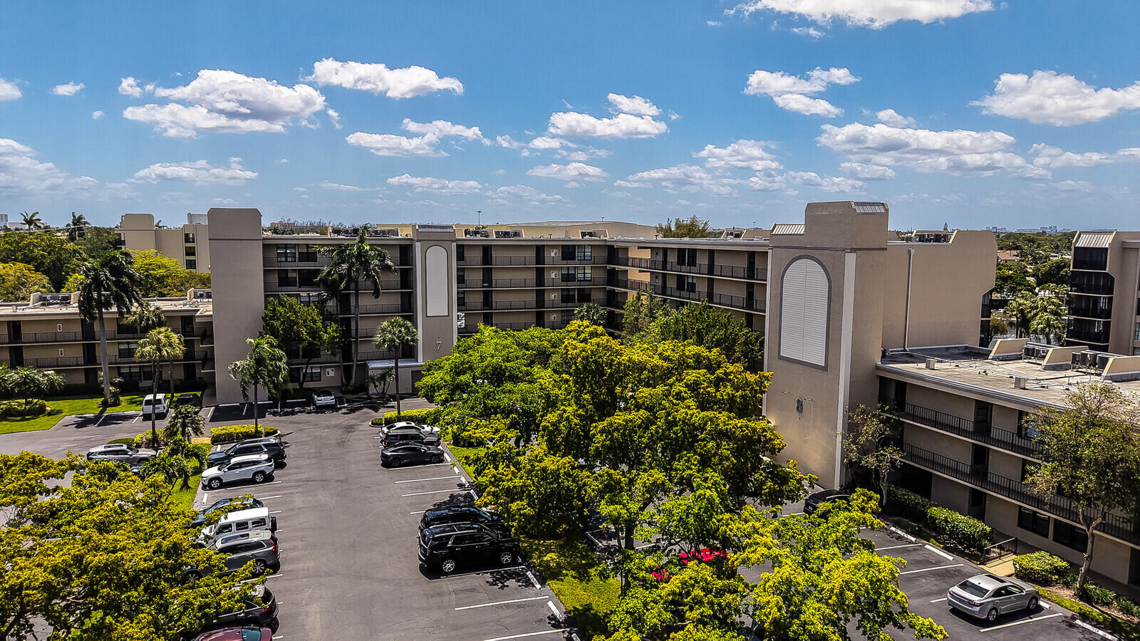 Foto de propiedad en 8 Royal Palm Way 401, Boca Raton, FL 33432 Boca Raton con MLS# 